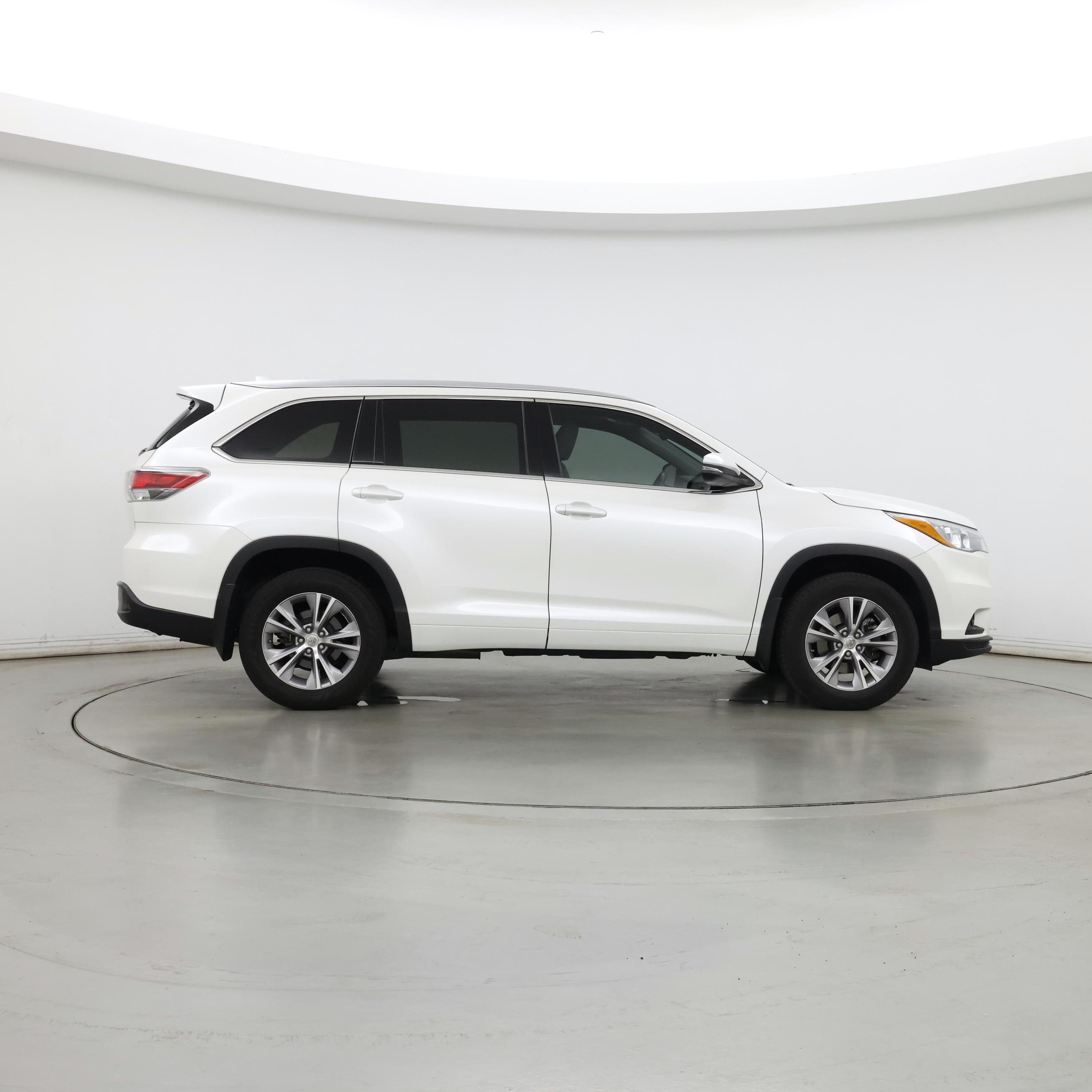 Thumbnail: 2015 Toyota Highlander - 7