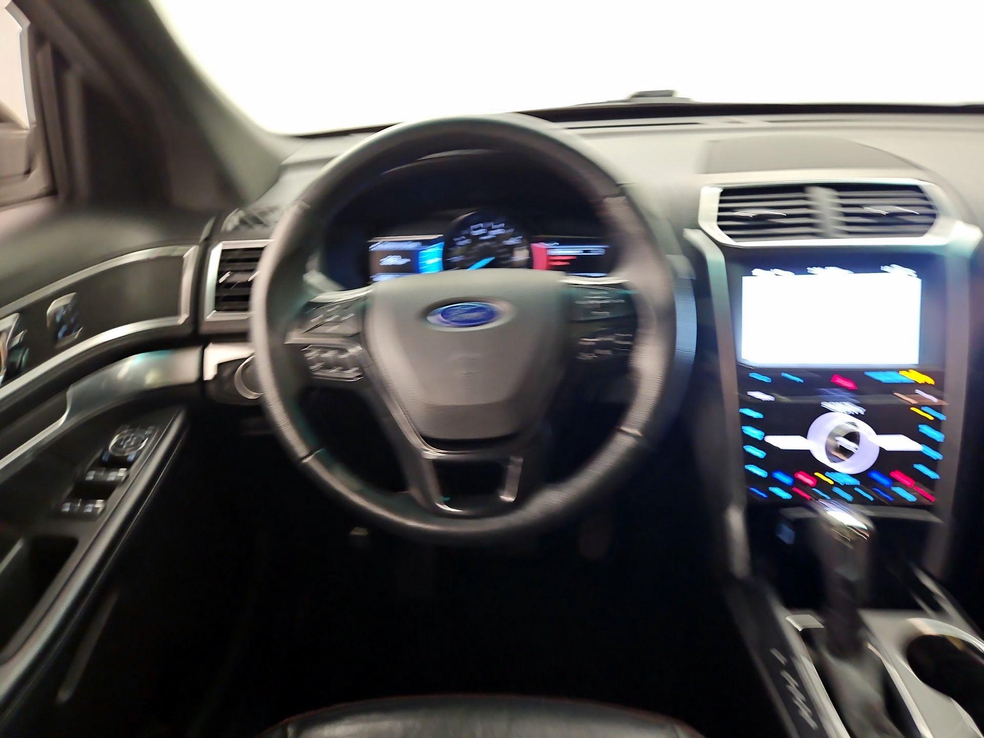 Thumbnail: 2017 Ford Explorer - 10