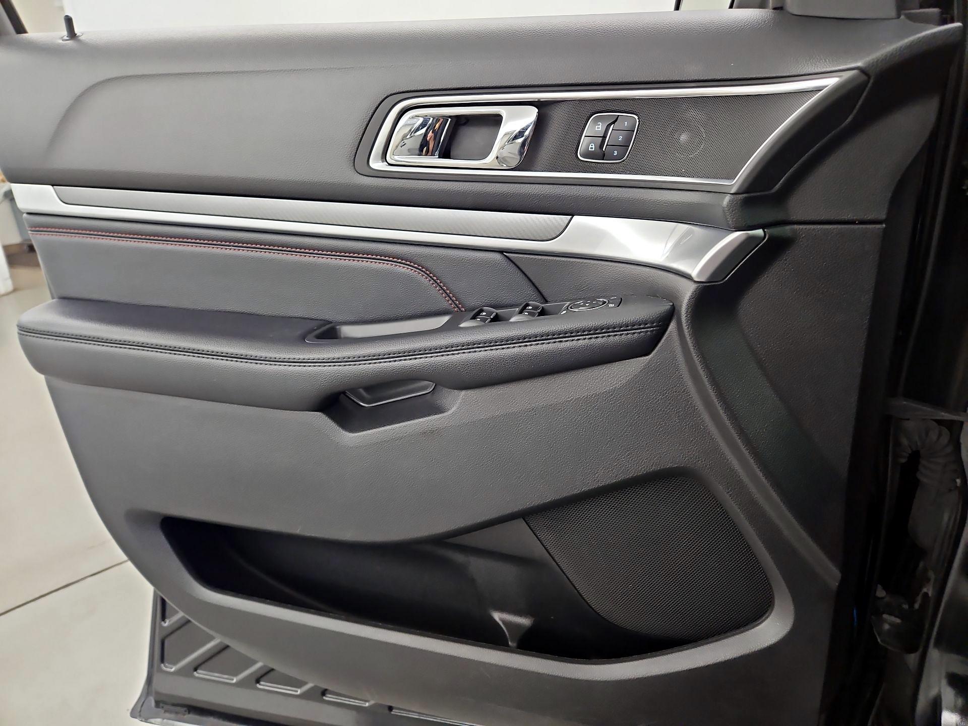 Thumbnail: 2017 Ford Explorer - 12