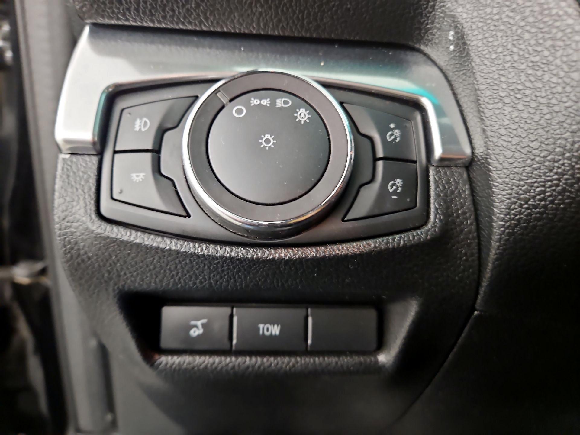 Thumbnail: 2017 Ford Explorer - 13
