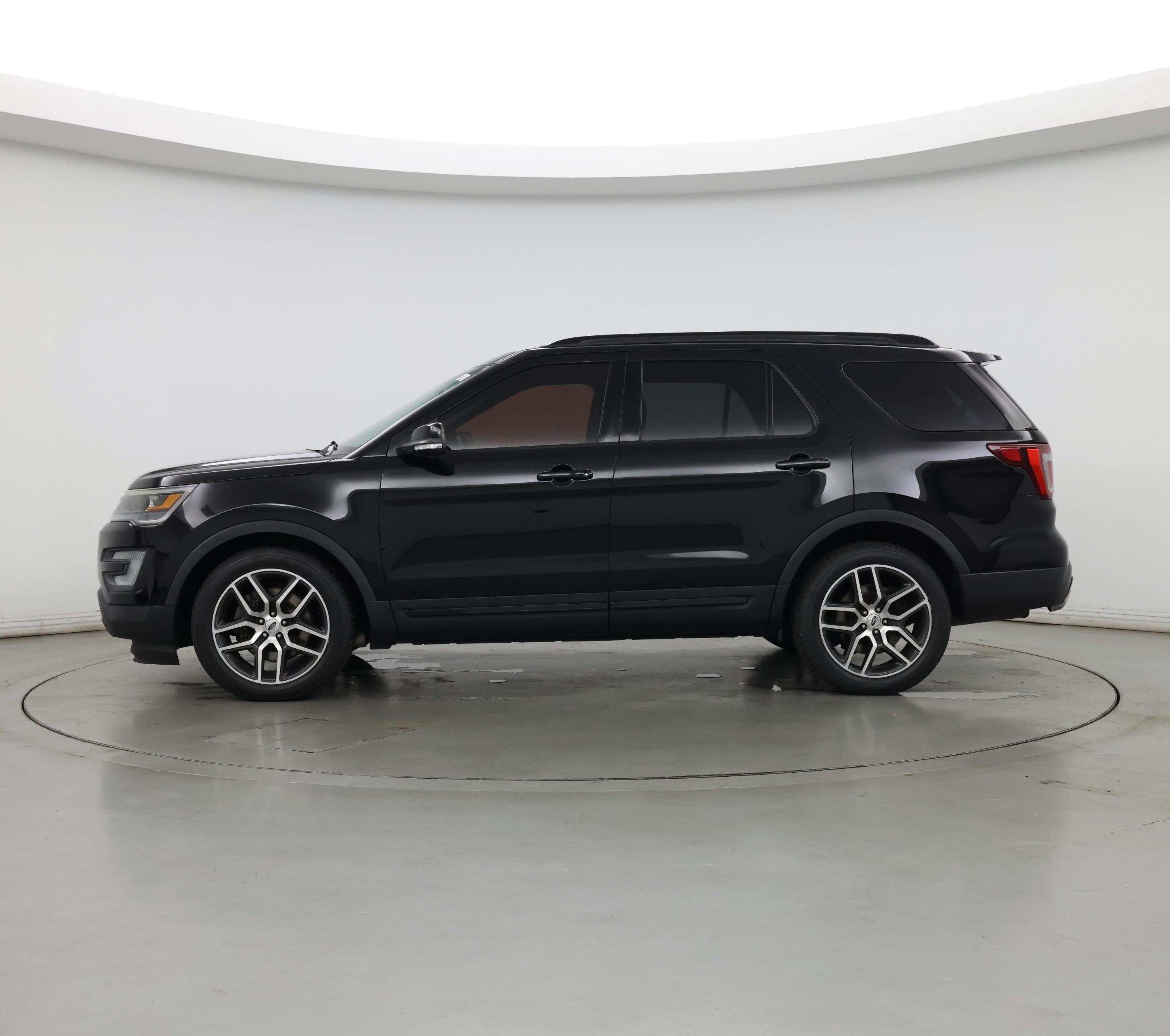 Thumbnail: 2017 Ford Explorer - 3