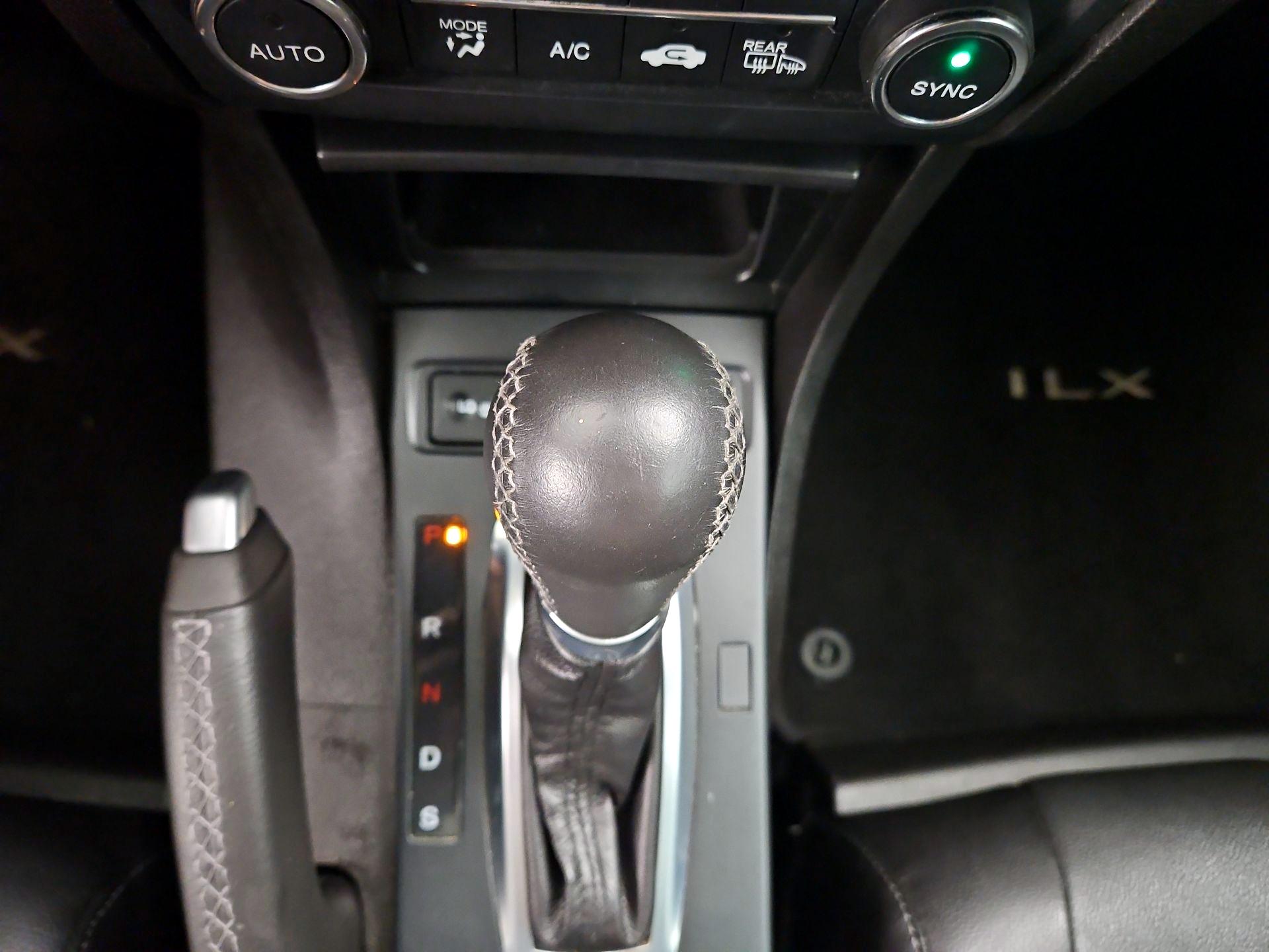 Thumbnail: 2020 Acura ILX - 17