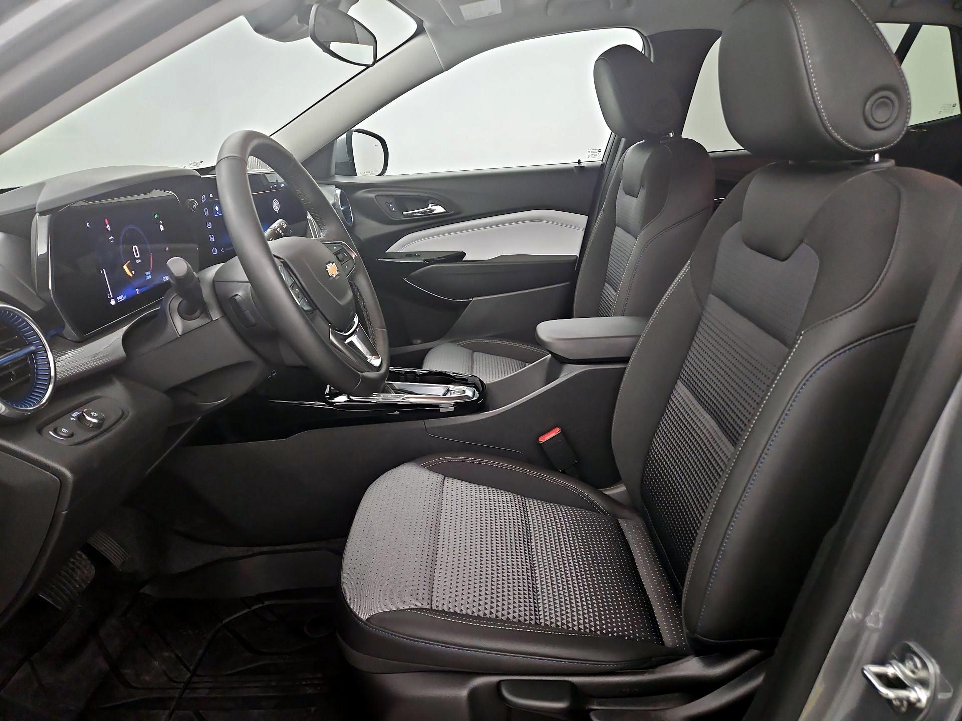 Thumbnail: 2025 Chevrolet Trax - 11