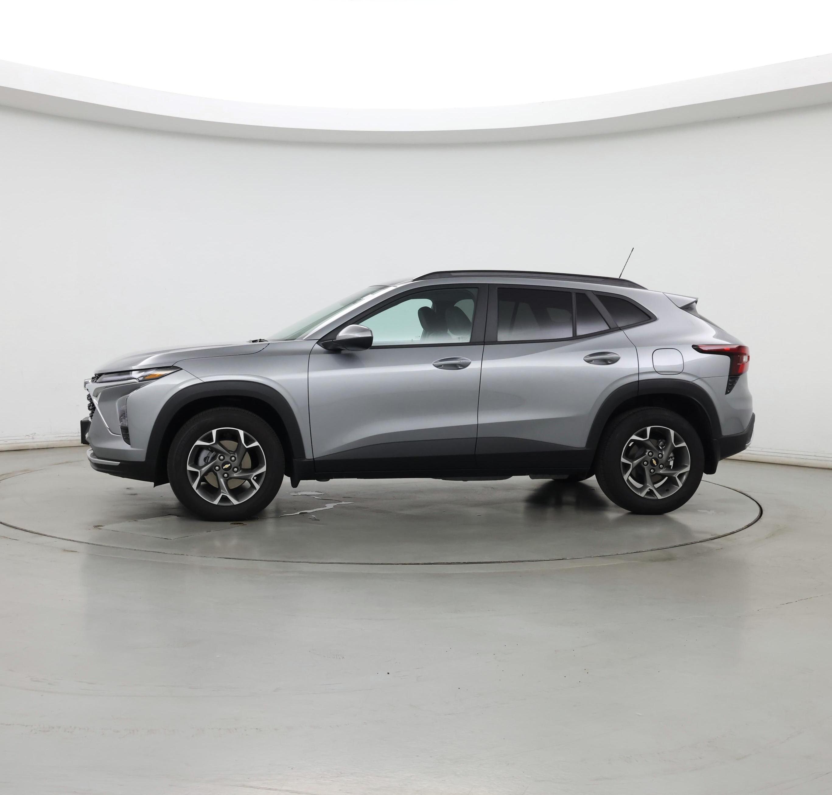 Thumbnail: 2025 Chevrolet Trax - 3