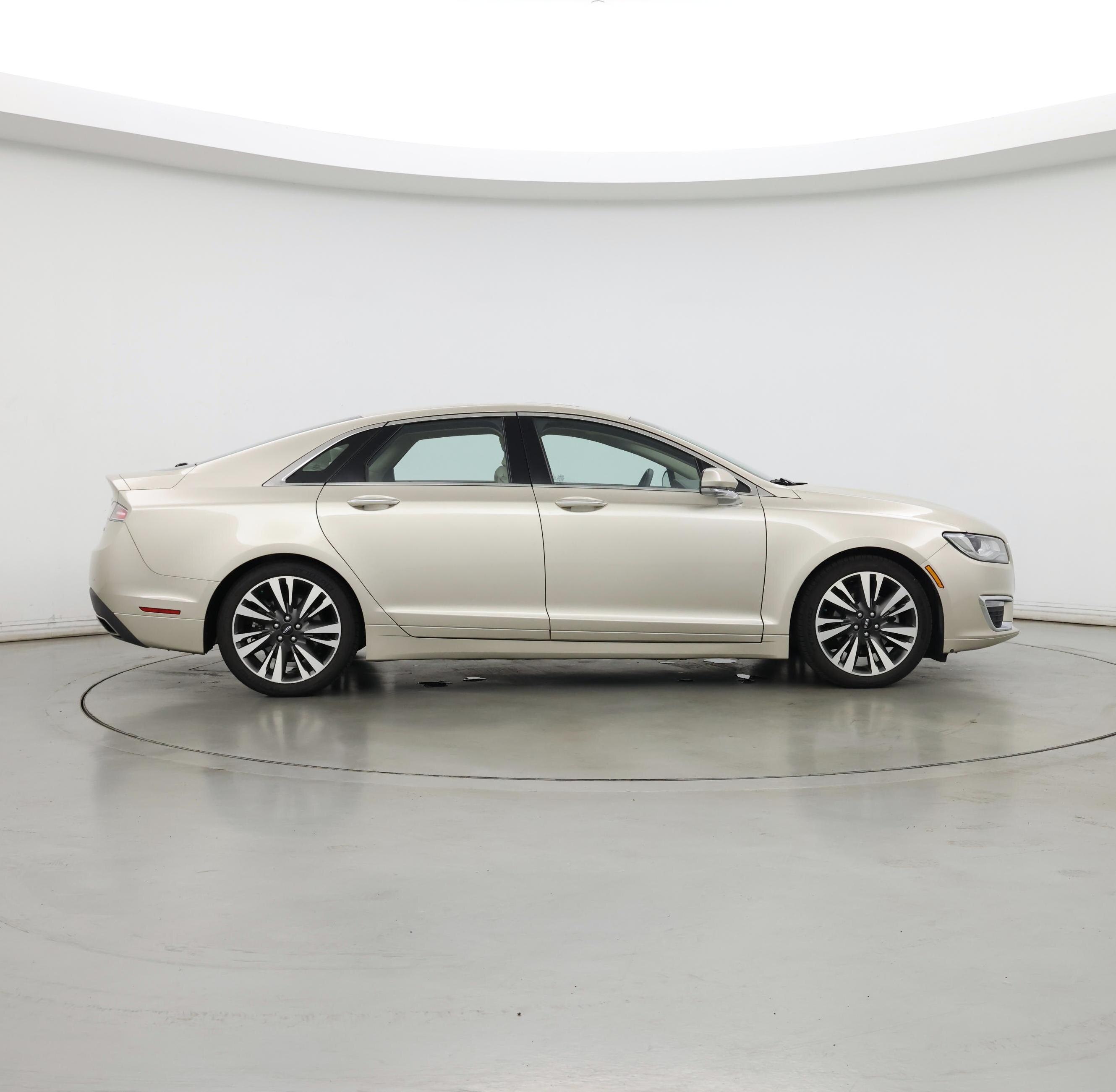 Thumbnail: 2017 Lincoln MKZ - 7