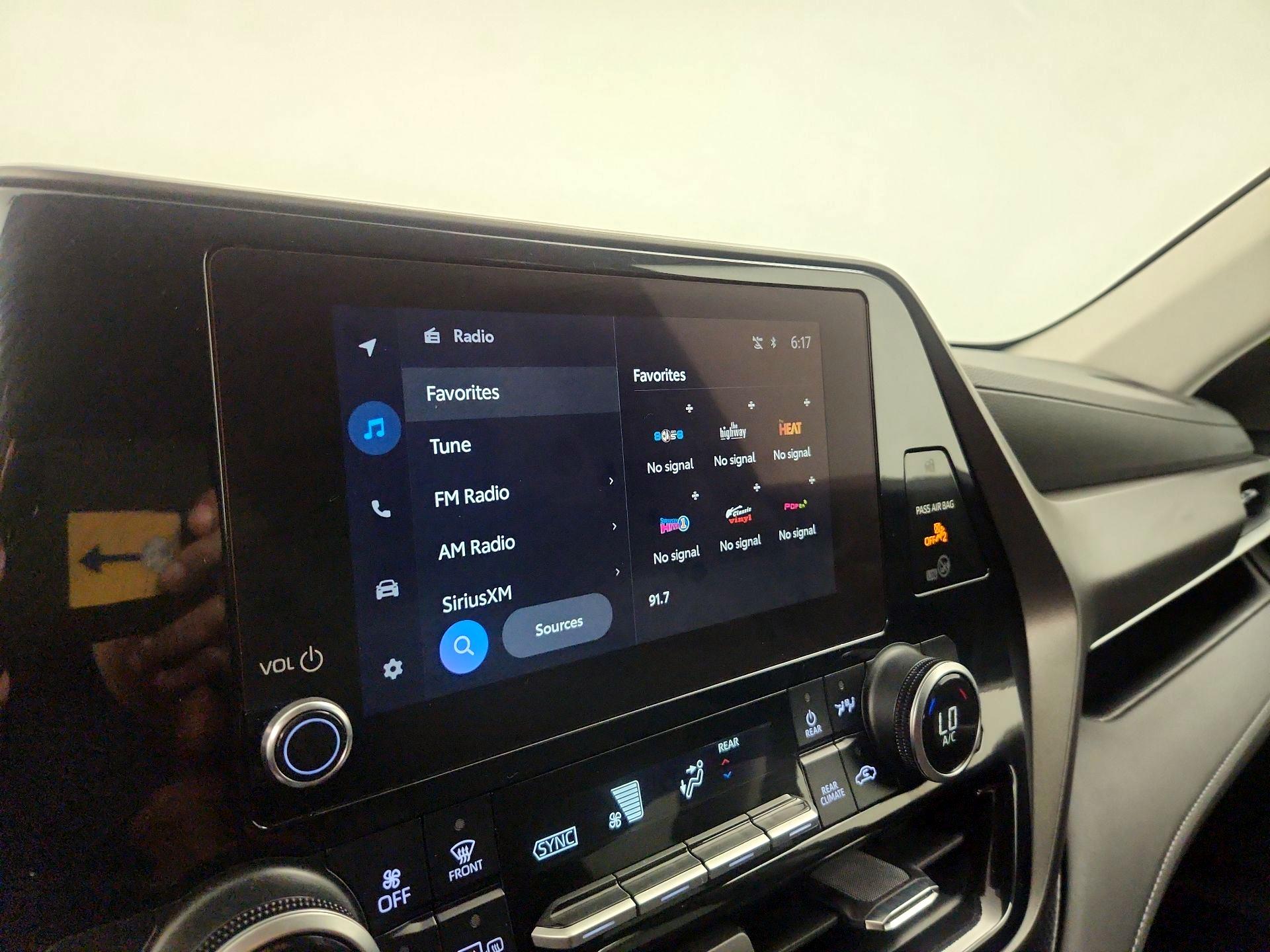 Thumbnail: 2024 Toyota Highlander - 15