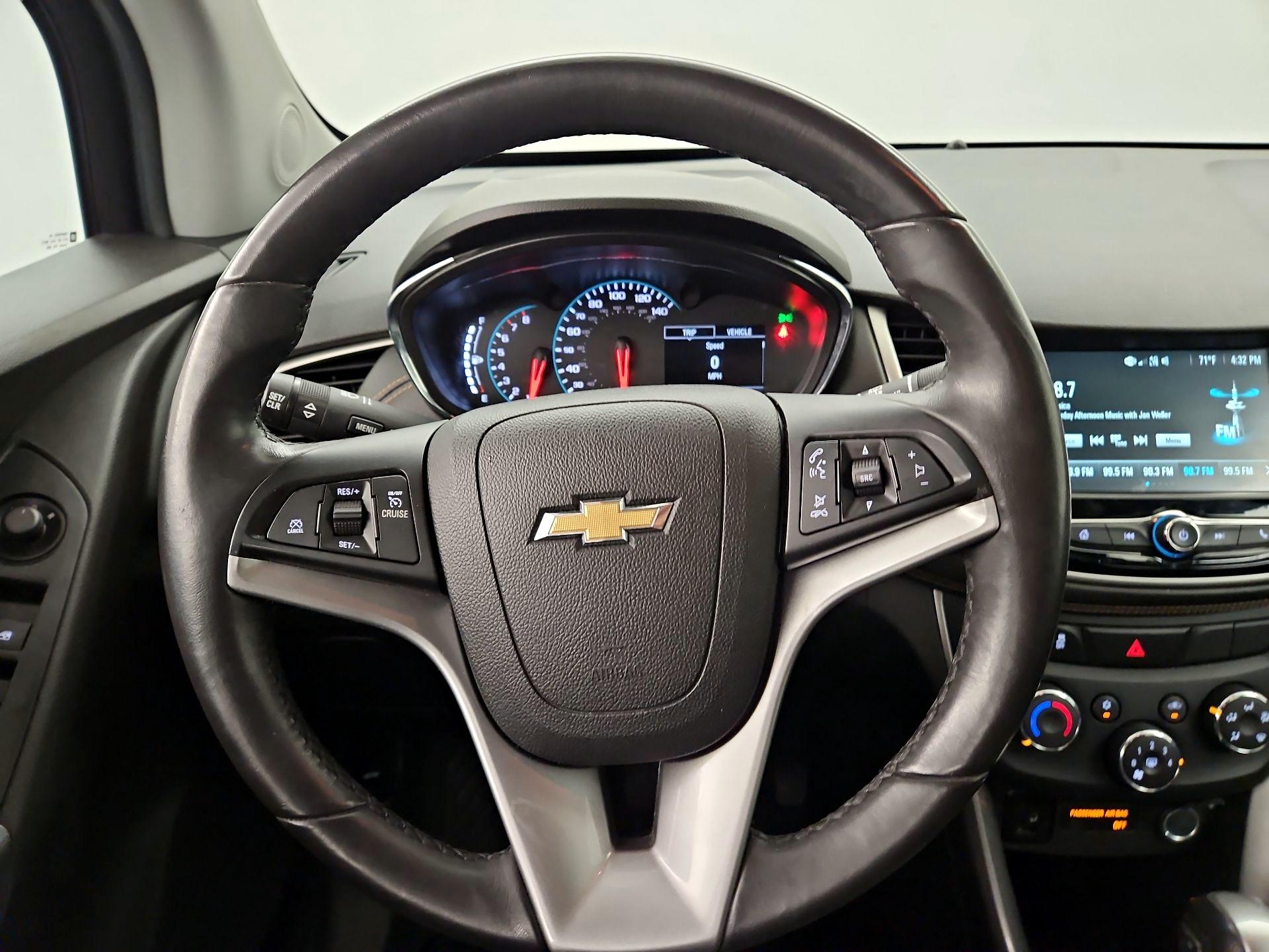 Thumbnail: 2017 Chevrolet Trax - 10