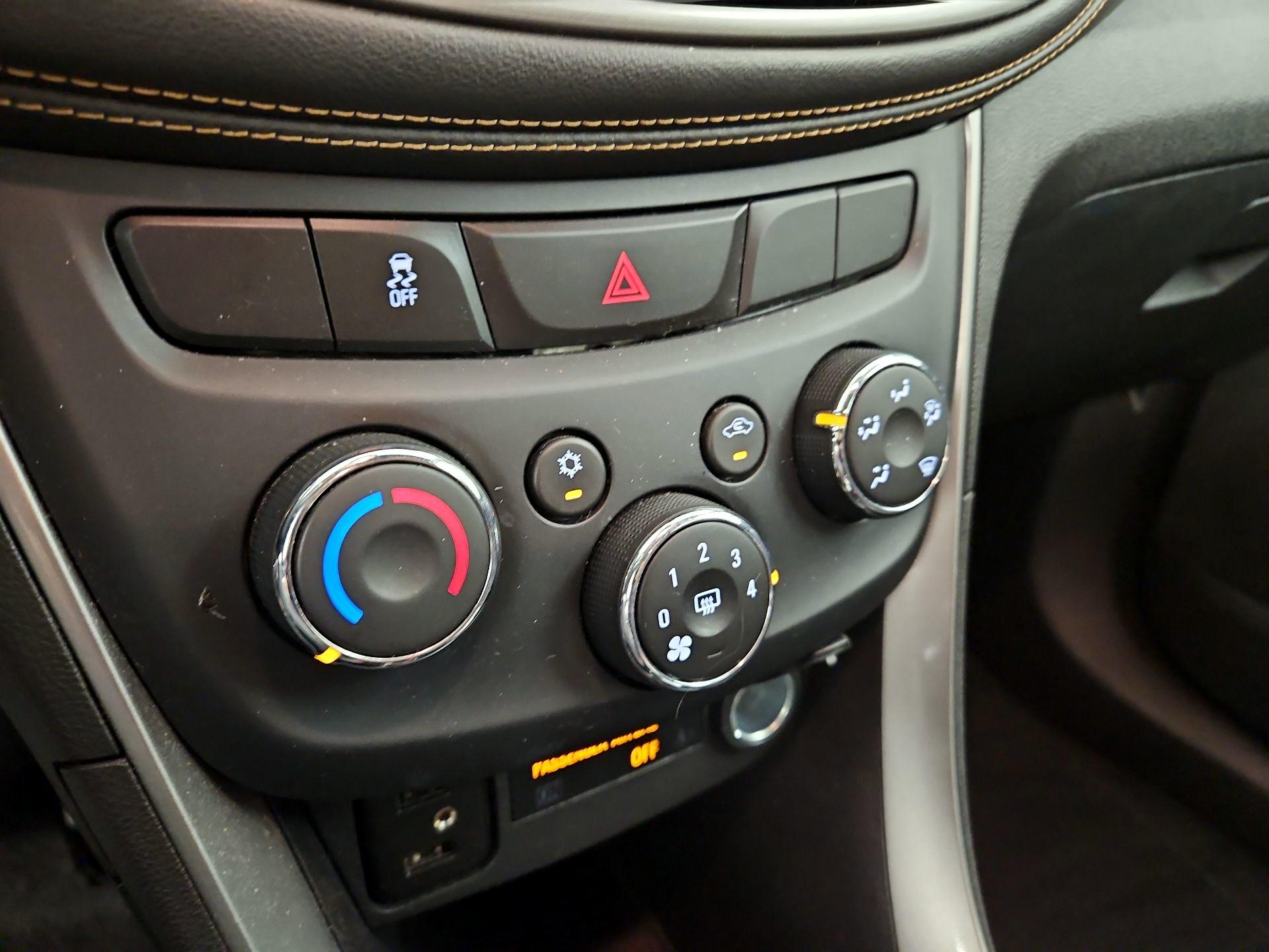 Thumbnail: 2017 Chevrolet Trax - 16