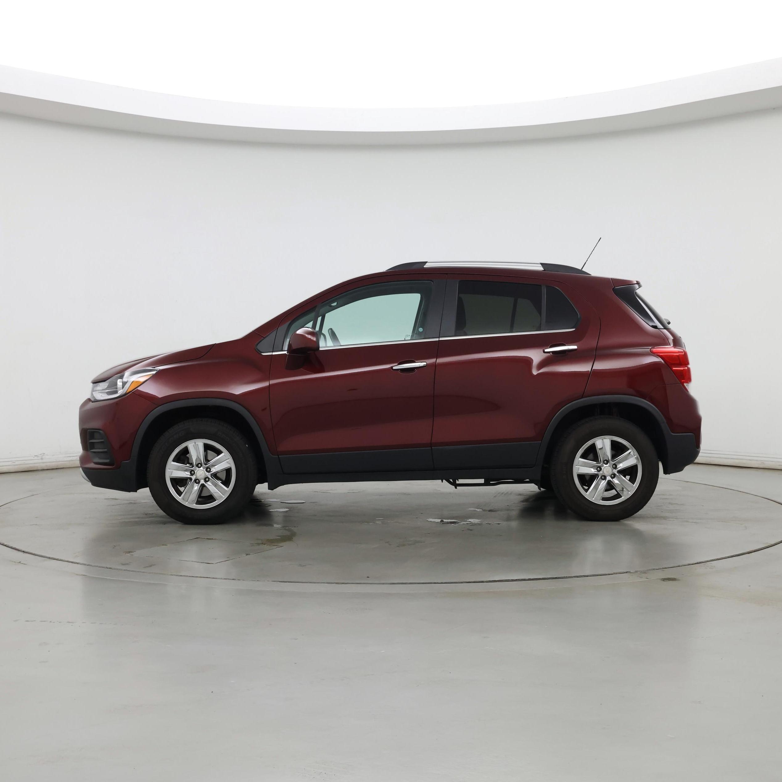 Thumbnail: 2017 Chevrolet Trax - 3