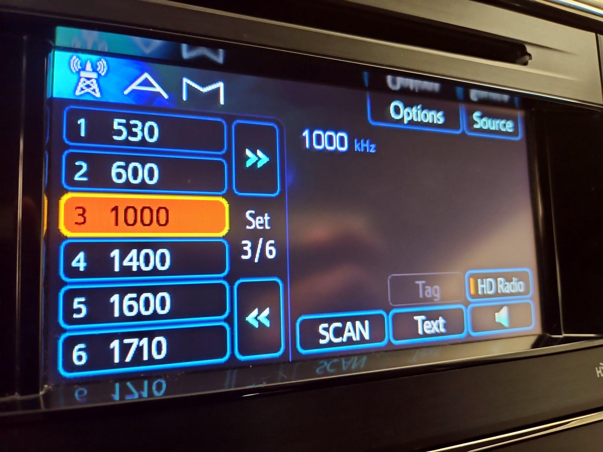 Thumbnail: 2014 Toyota Avalon - 16