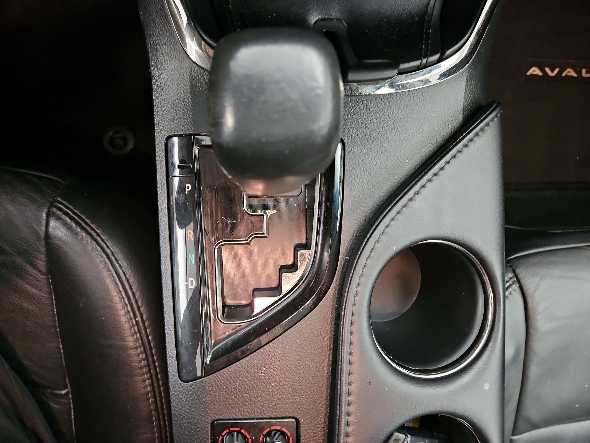 Thumbnail: 2014 Toyota Avalon - 18