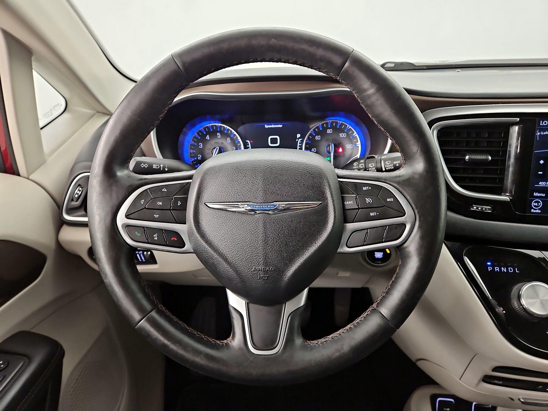 Thumbnail: 2018 Chrysler Pacifica - 10