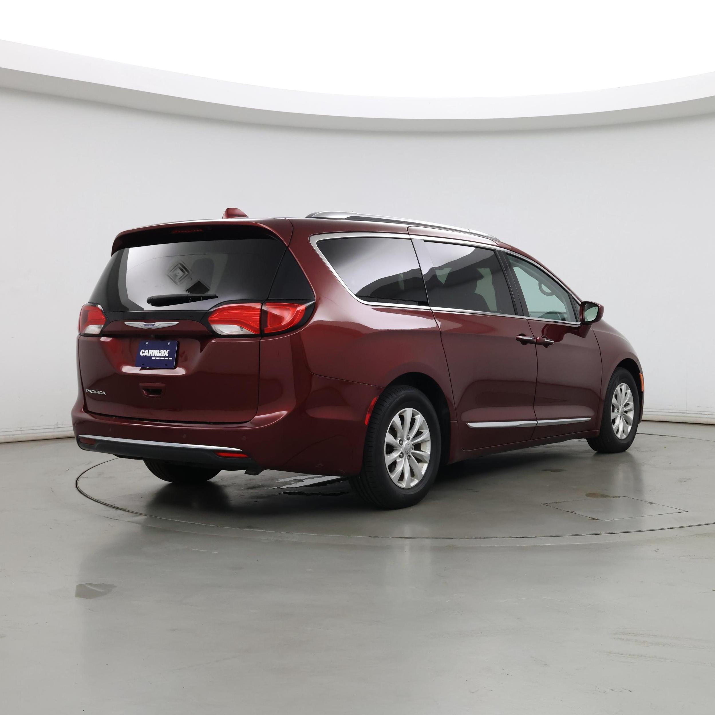 Thumbnail: 2018 Chrysler Pacifica - 8