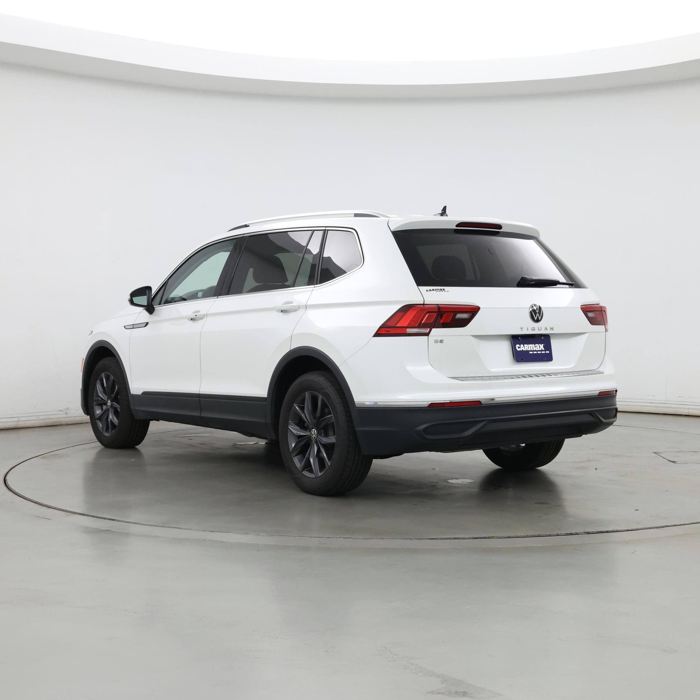 Thumbnail: 2023 Volkswagen Tiguan - 2
