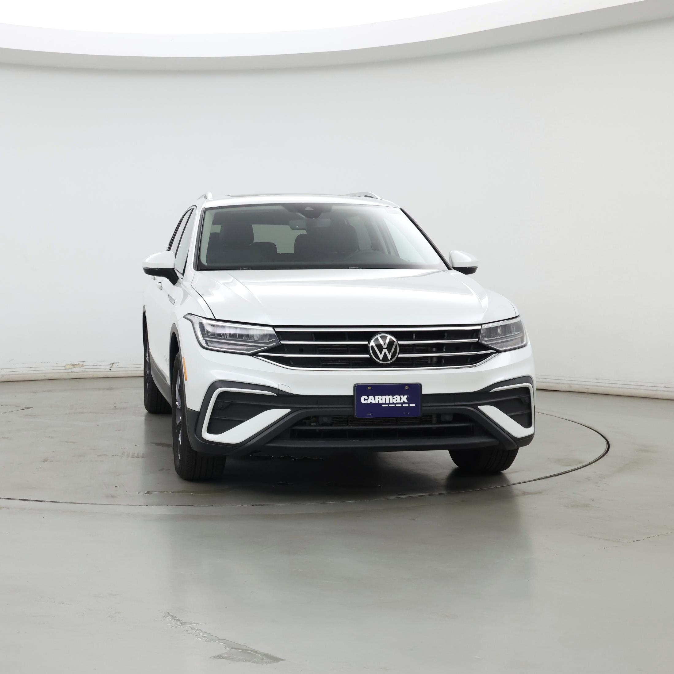 Thumbnail: 2023 Volkswagen Tiguan - 5