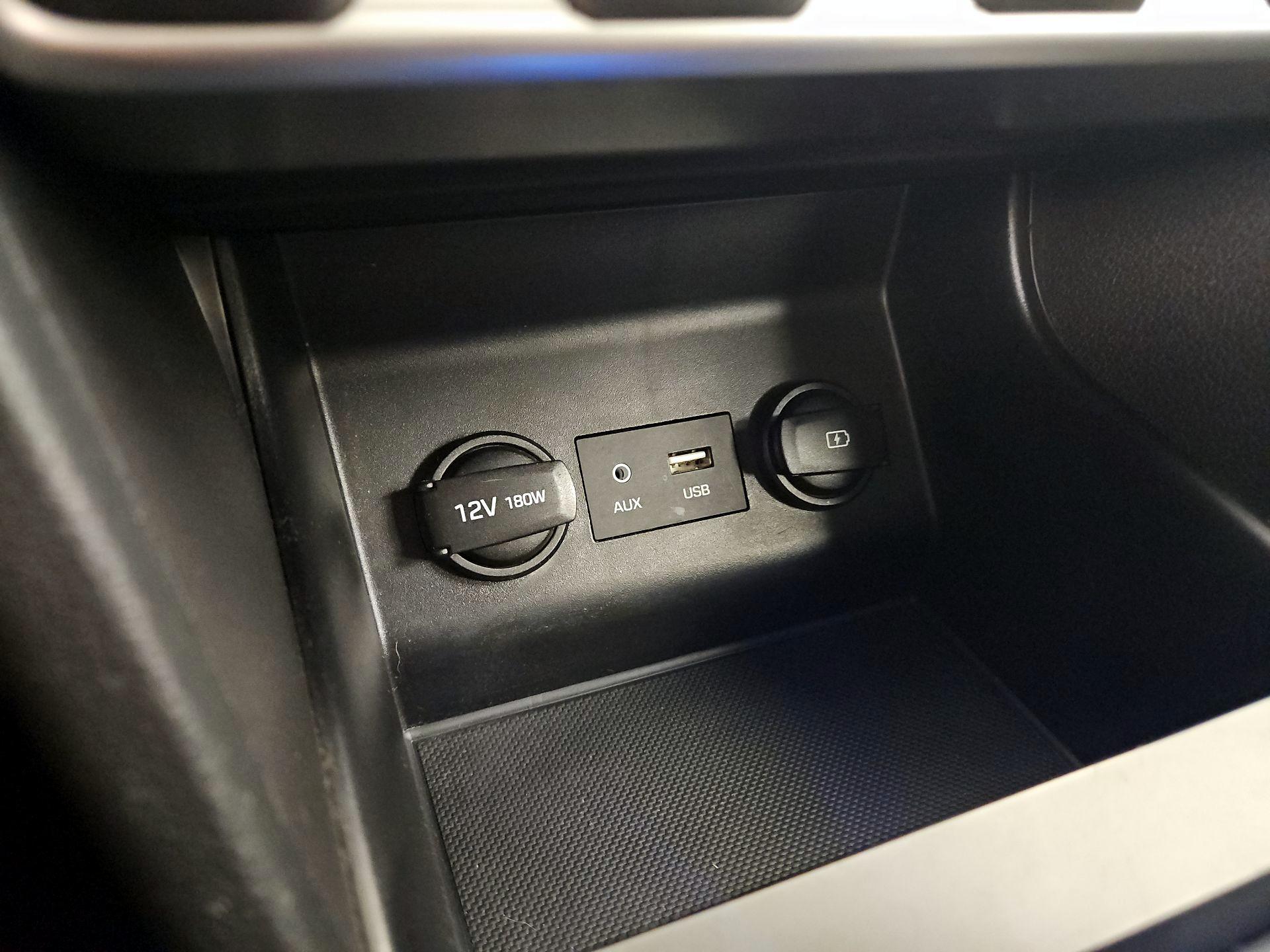 Thumbnail: 2020 Hyundai Elantra - 18