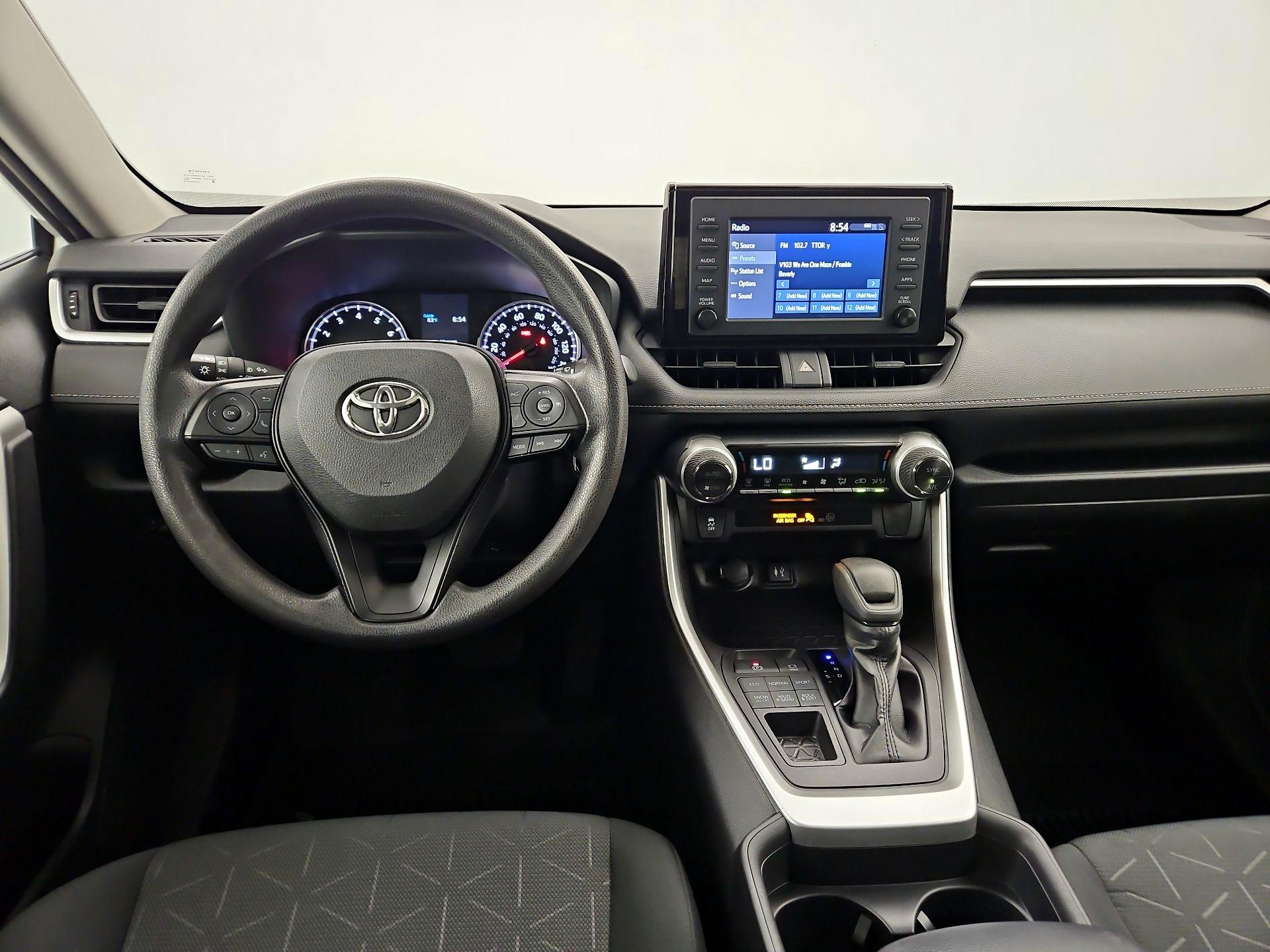 Thumbnail: 2019 Toyota RAV4 - 9