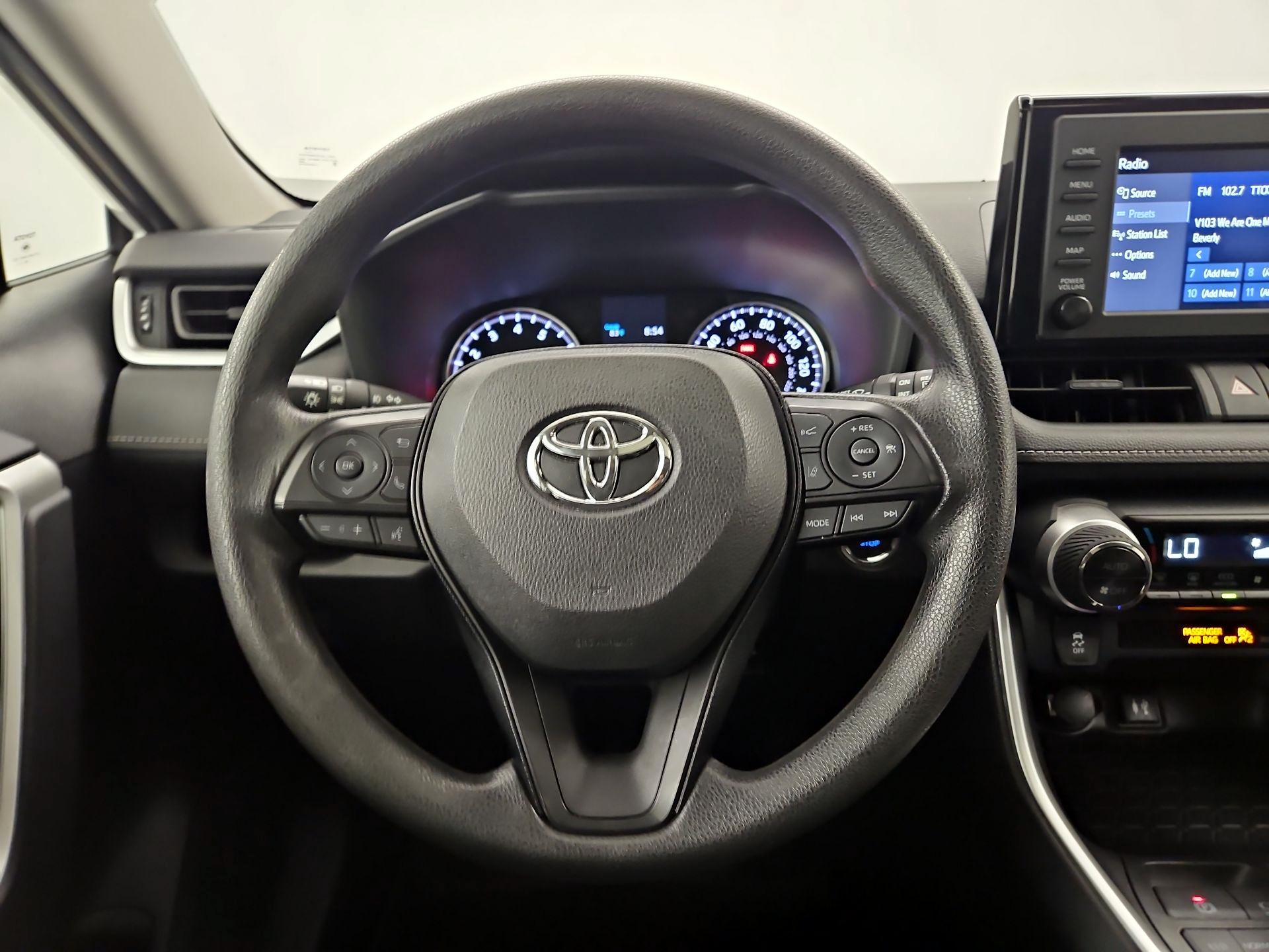 Thumbnail: 2019 Toyota RAV4 - 10