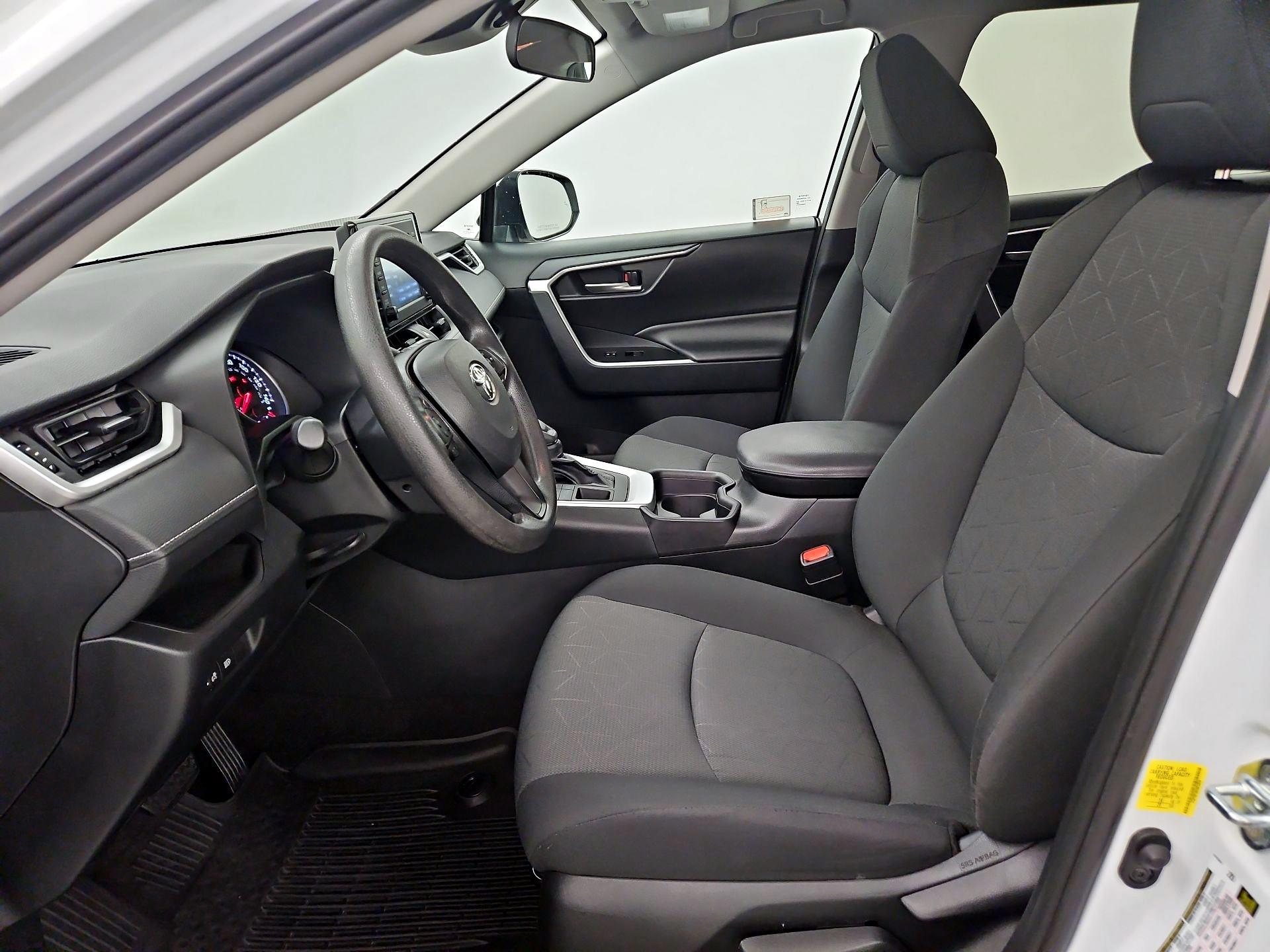 Thumbnail: 2019 Toyota RAV4 - 11
