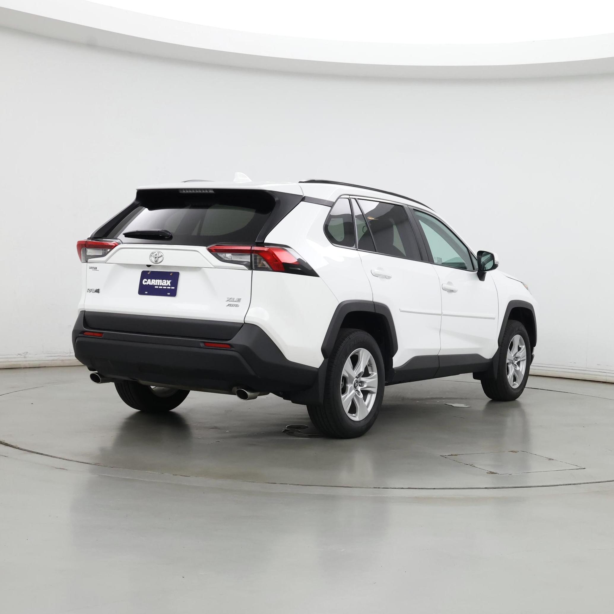 Thumbnail: 2019 Toyota RAV4 - 8