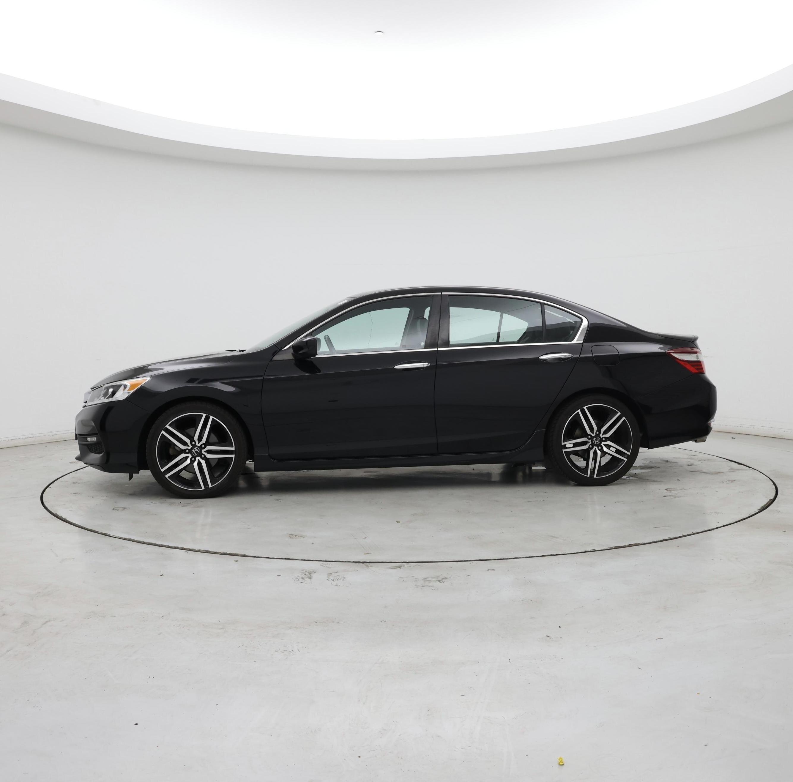 Thumbnail: 2017 Honda Accord - 3
