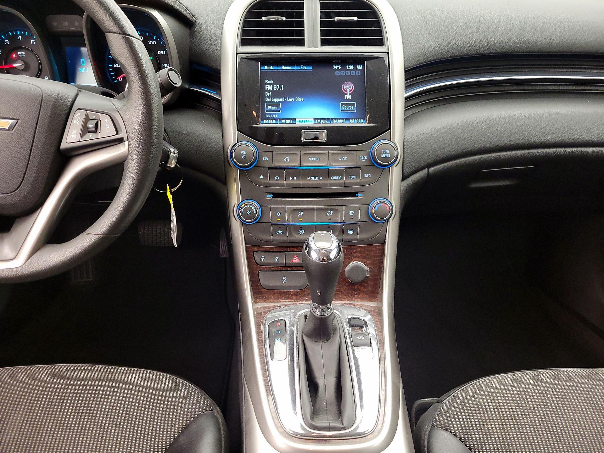 Thumbnail: 2013 Chevrolet Malibu - 17