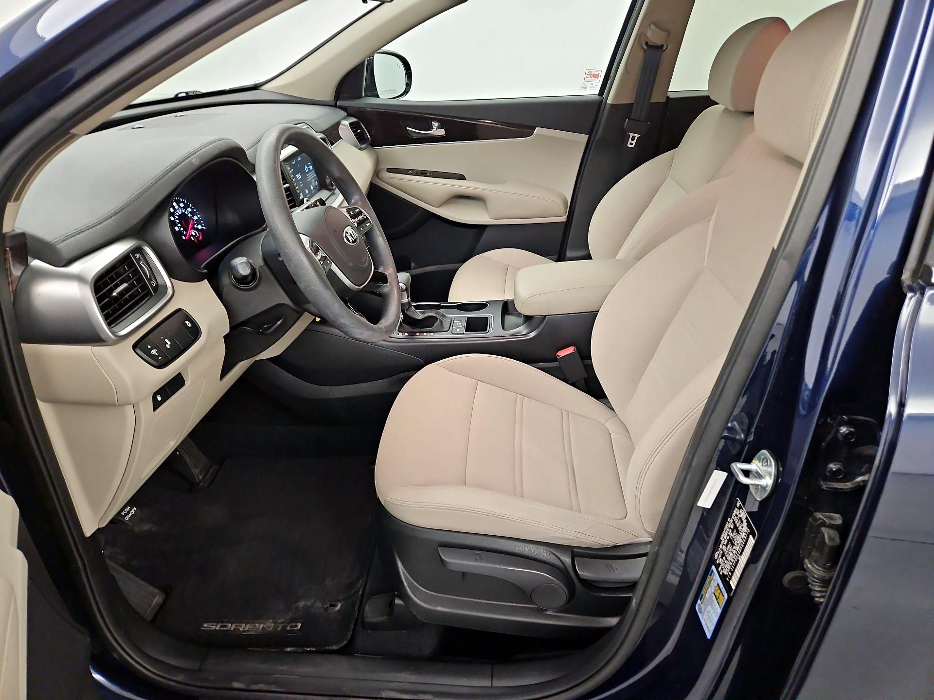 Thumbnail: 2019 Kia Sorento - 11
