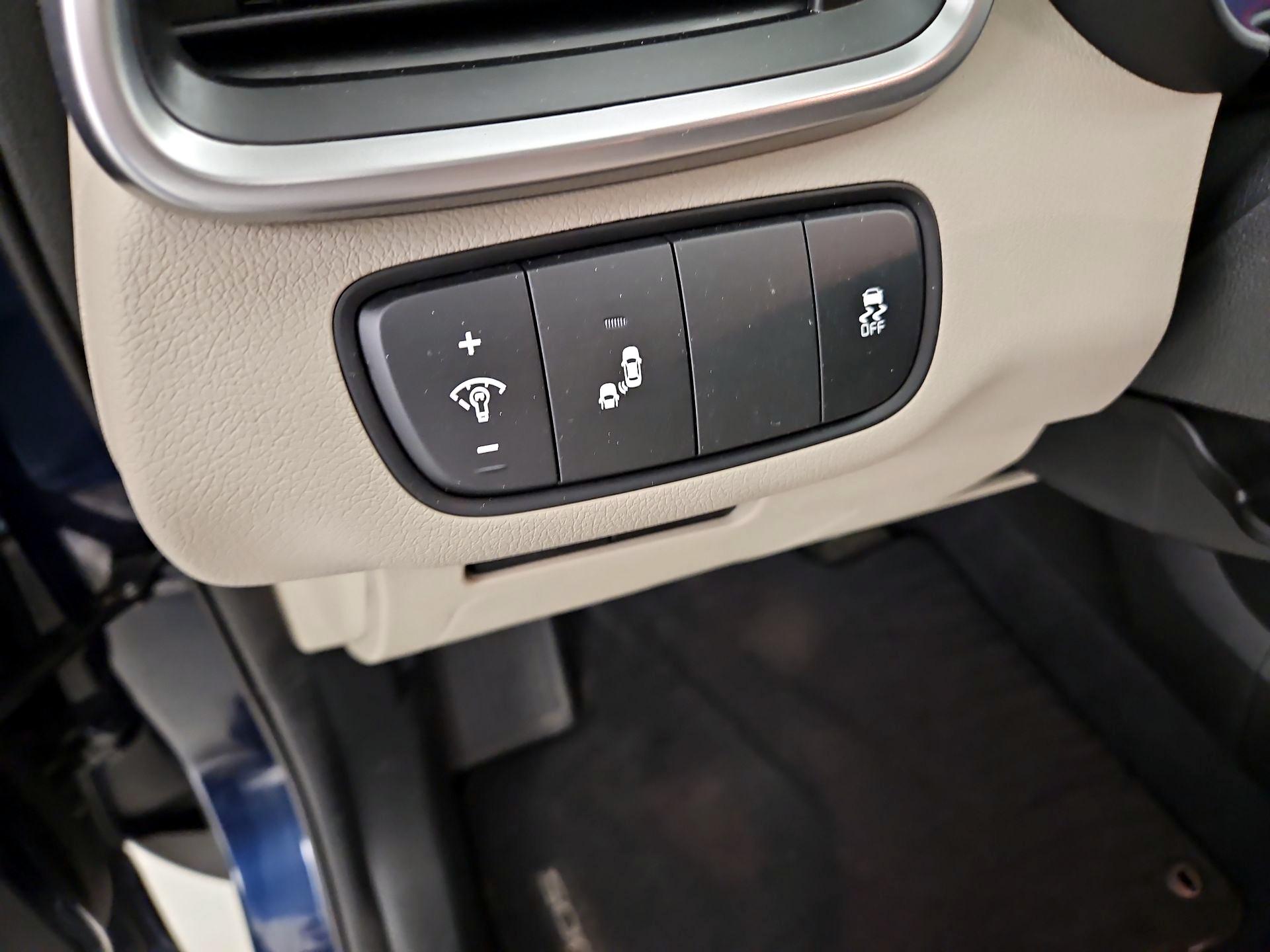 Thumbnail: 2019 Kia Sorento - 13