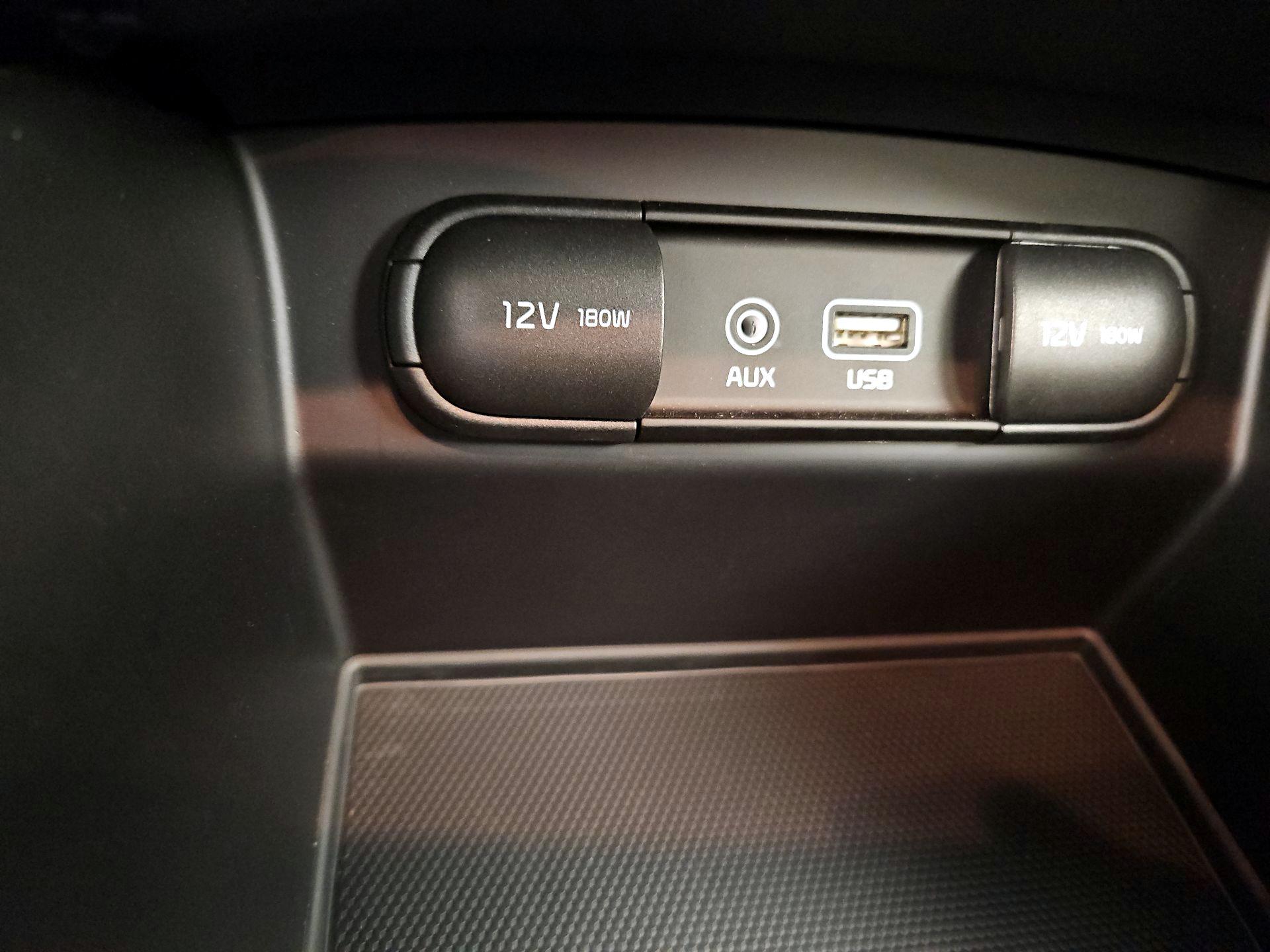 Thumbnail: 2019 Kia Sorento - 18