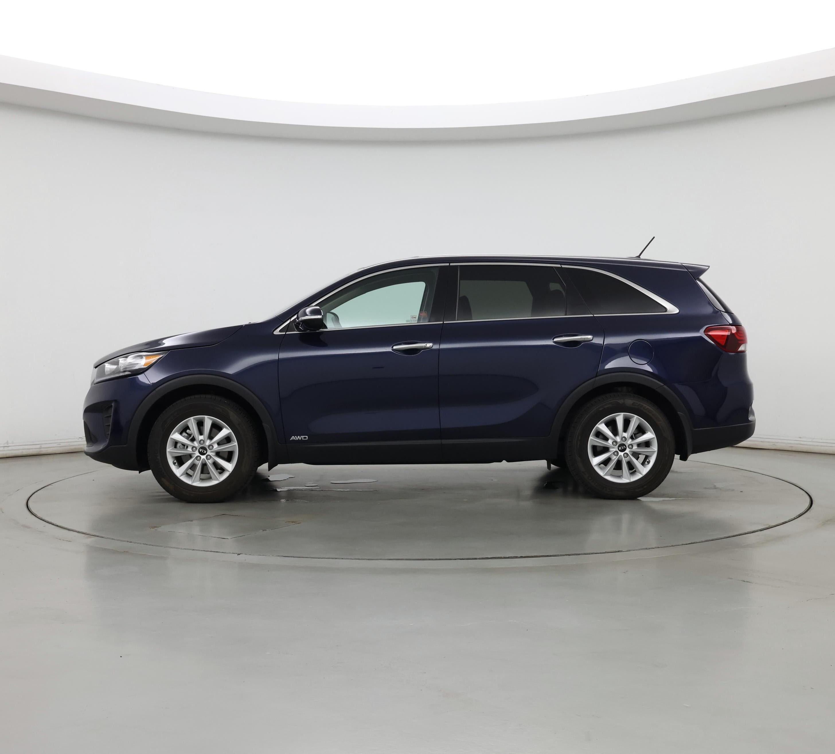 Thumbnail: 2019 Kia Sorento - 3