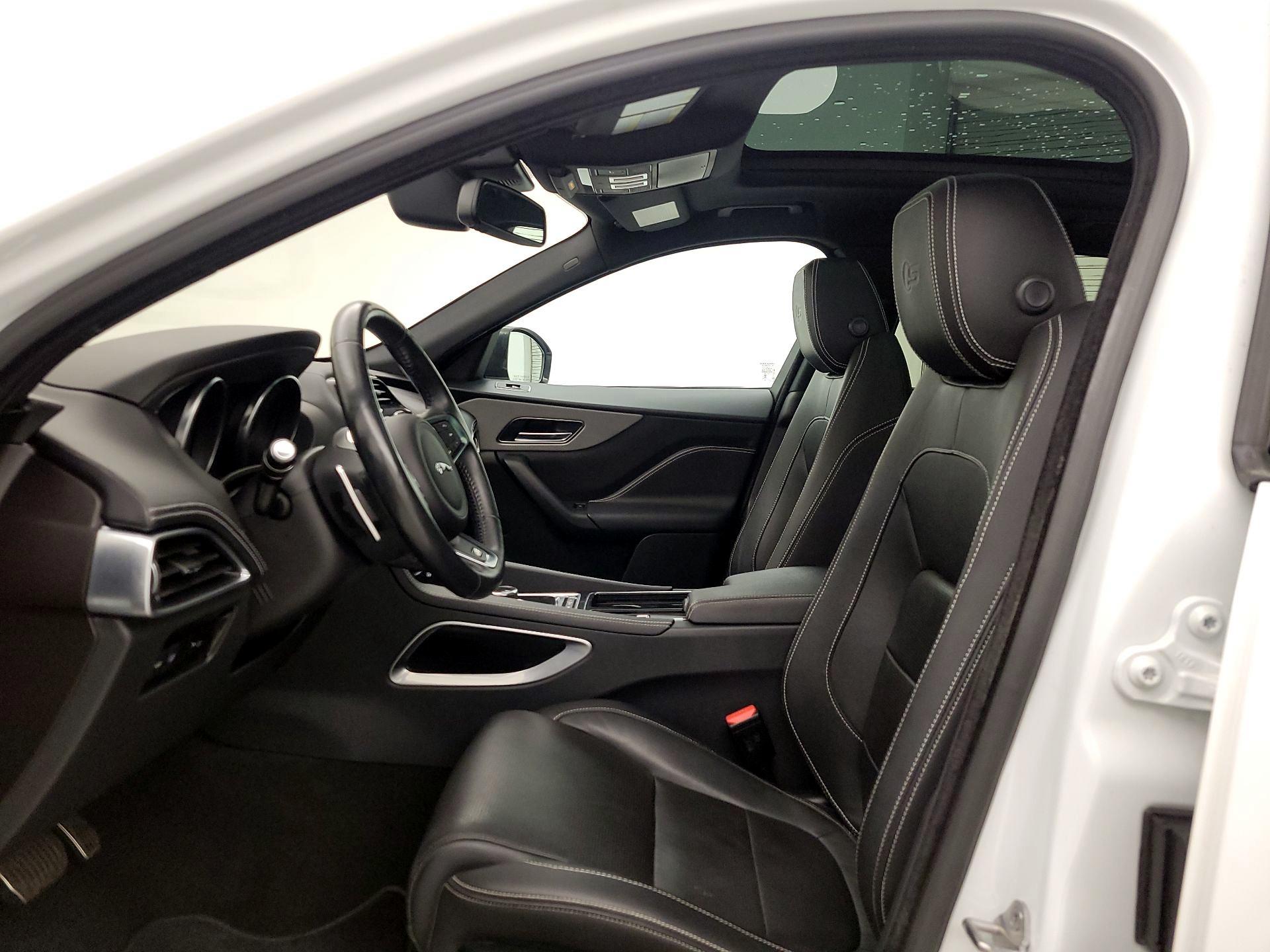 Thumbnail: 2018 Jaguar F-Pace - 20