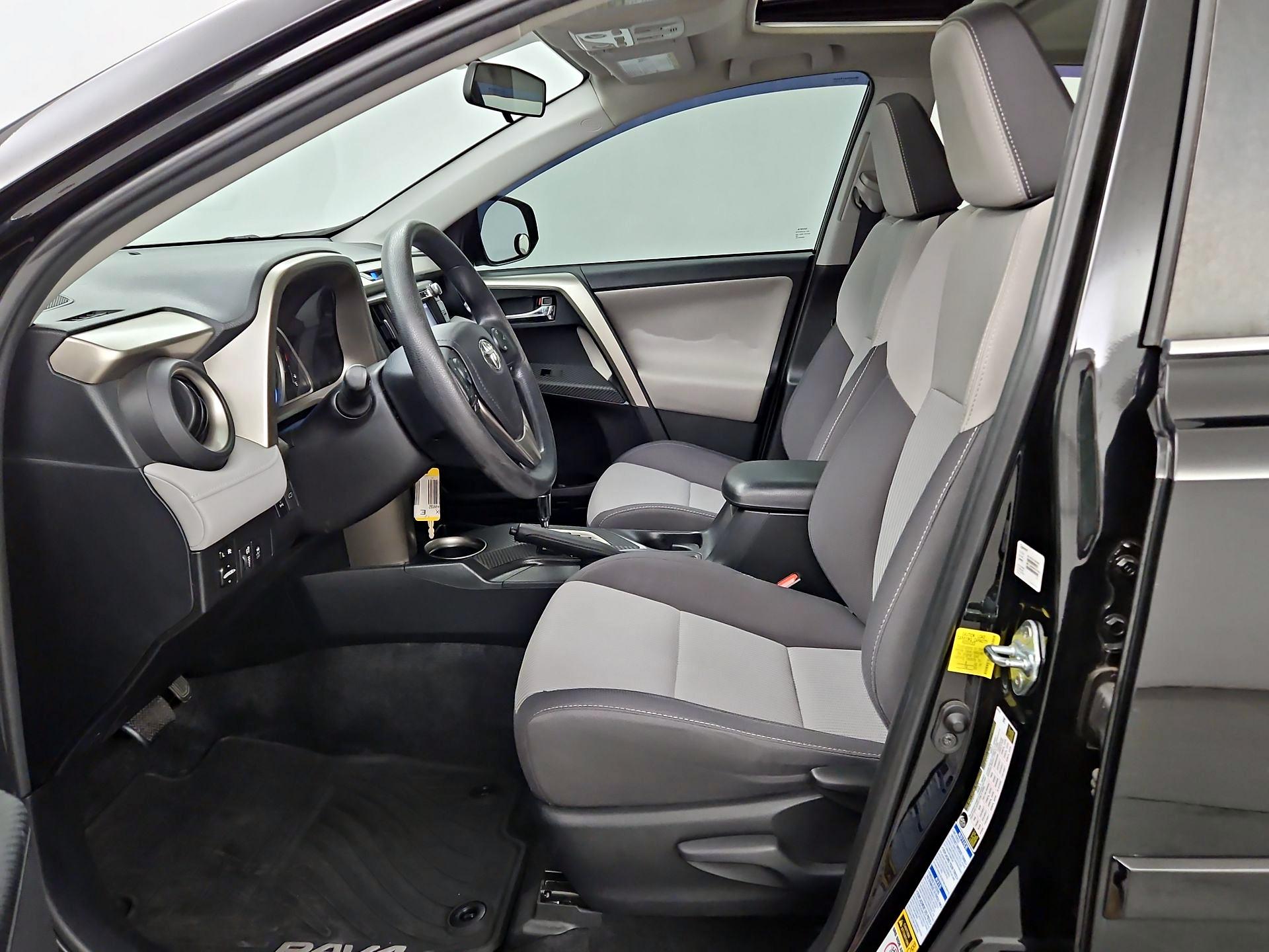 Thumbnail: 2015 Toyota RAV4 - 11