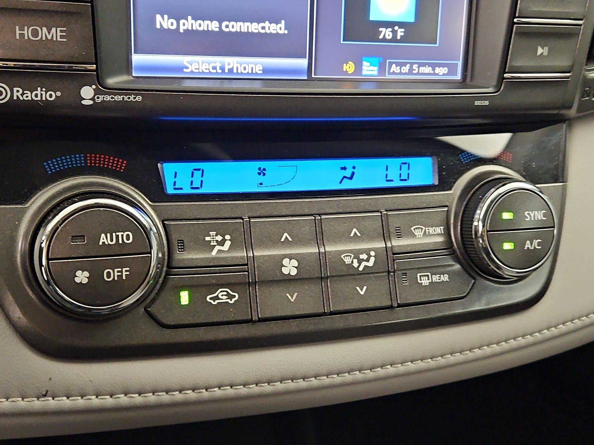 Thumbnail: 2015 Toyota RAV4 - 16