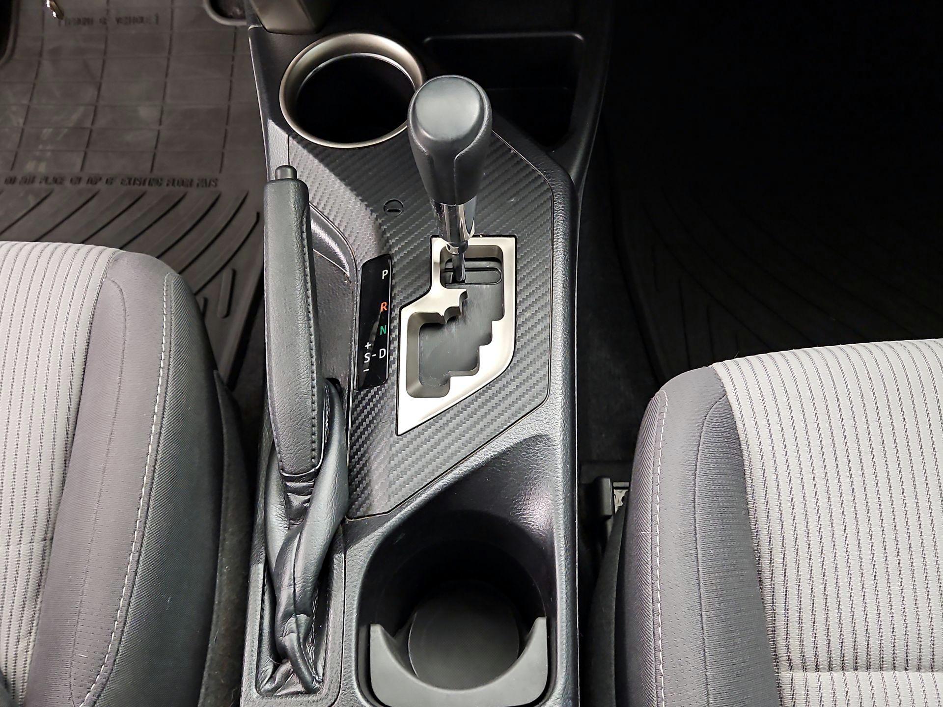 Thumbnail: 2015 Toyota RAV4 - 17