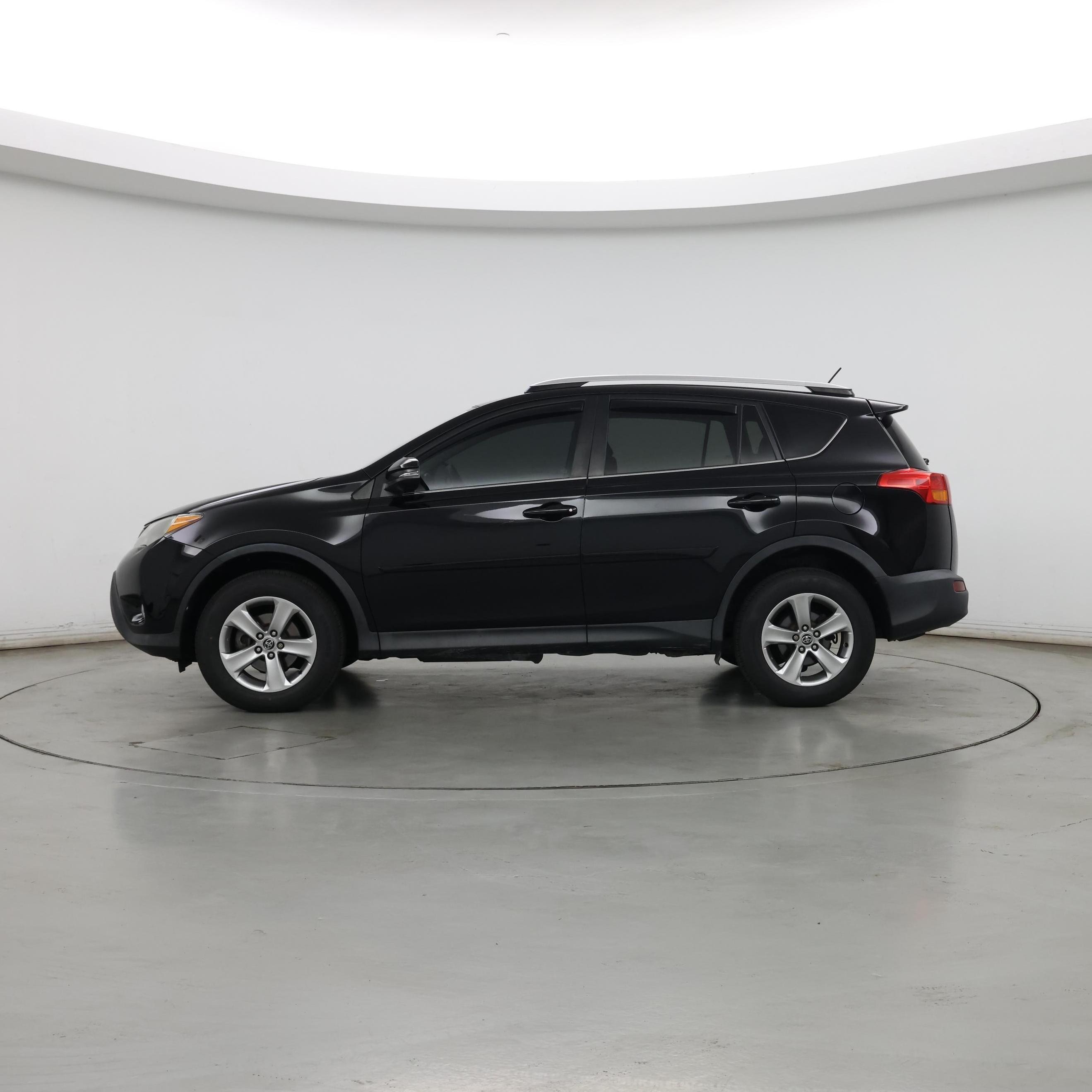 Thumbnail: 2015 Toyota RAV4 - 3