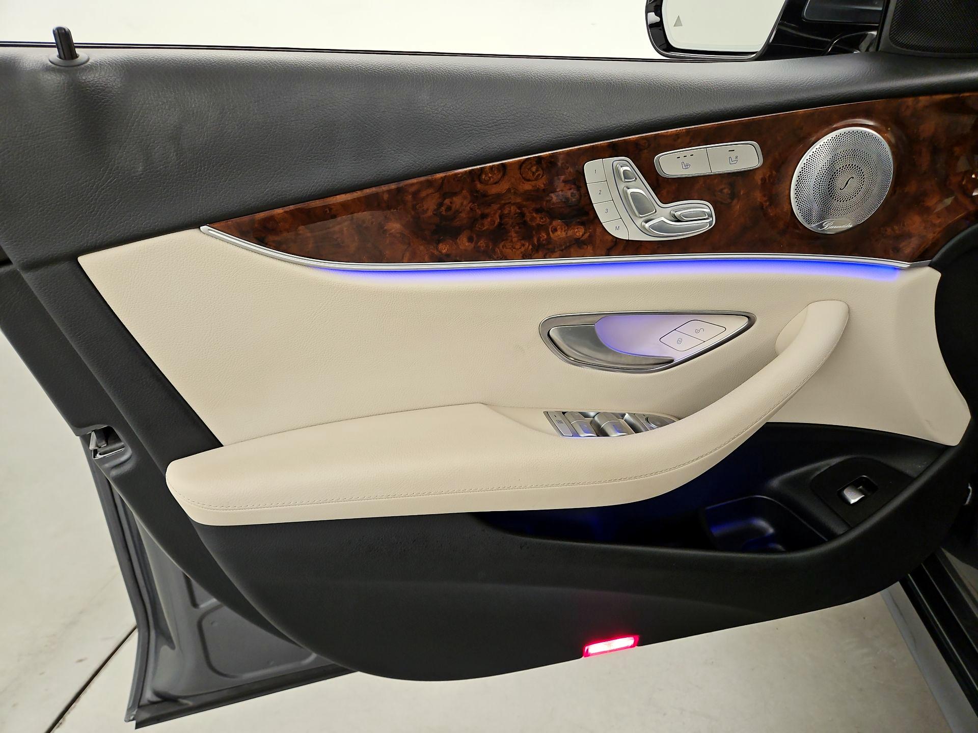 Thumbnail: 2017 Mercedes-Benz E-Class - 12