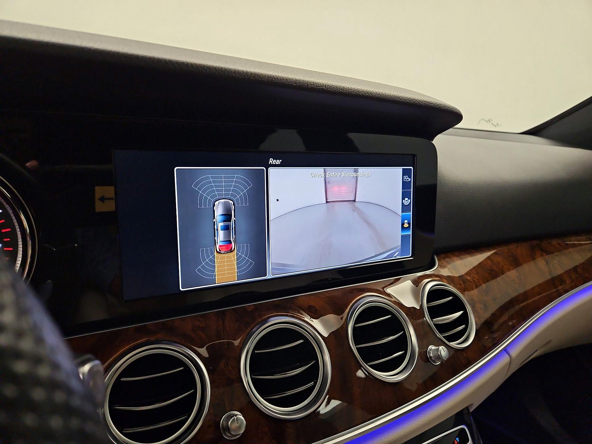 Thumbnail: 2017 Mercedes-Benz E-Class - 15