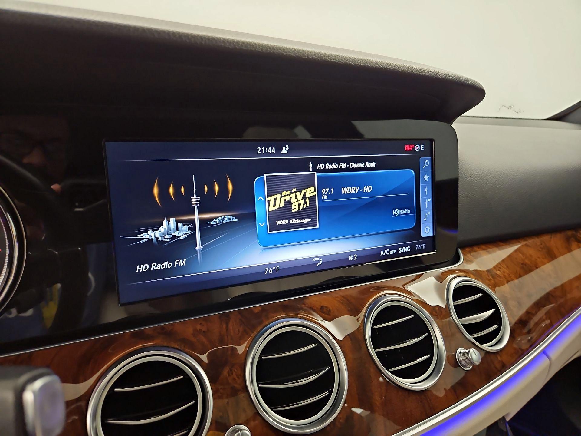 Thumbnail: 2017 Mercedes-Benz E-Class - 16
