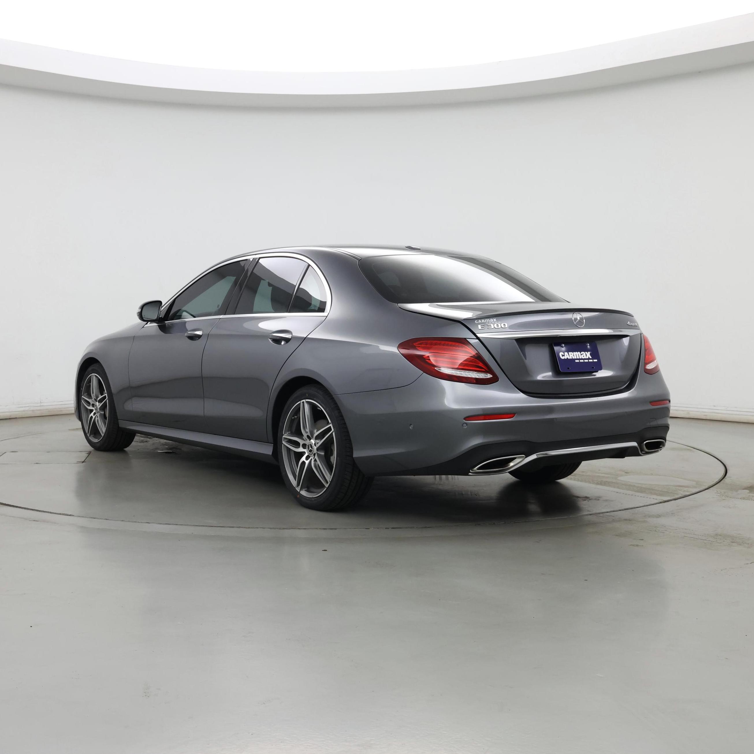 Thumbnail: 2017 Mercedes-Benz E-Class - 2