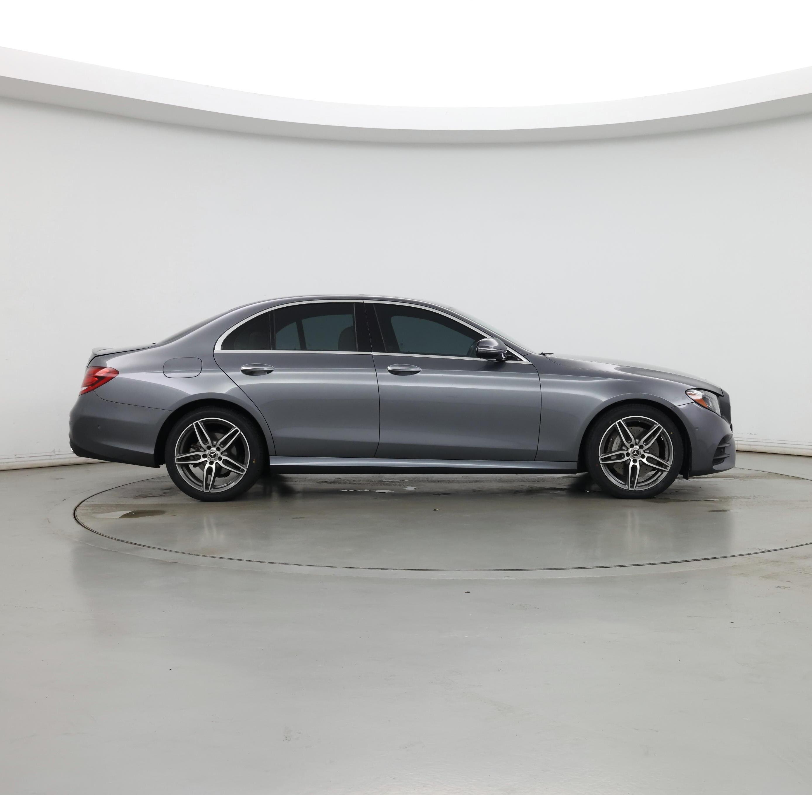 Thumbnail: 2017 Mercedes-Benz E-Class - 7