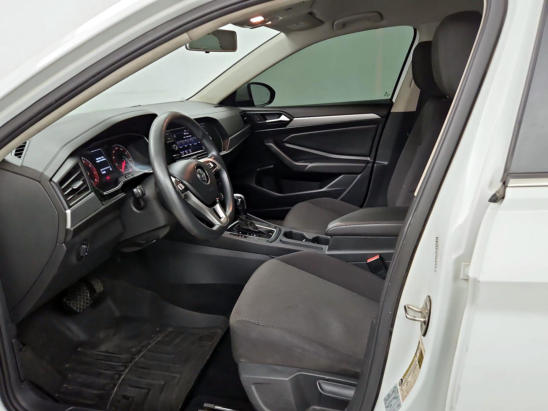 Thumbnail: 2019 Volkswagen Jetta - 11