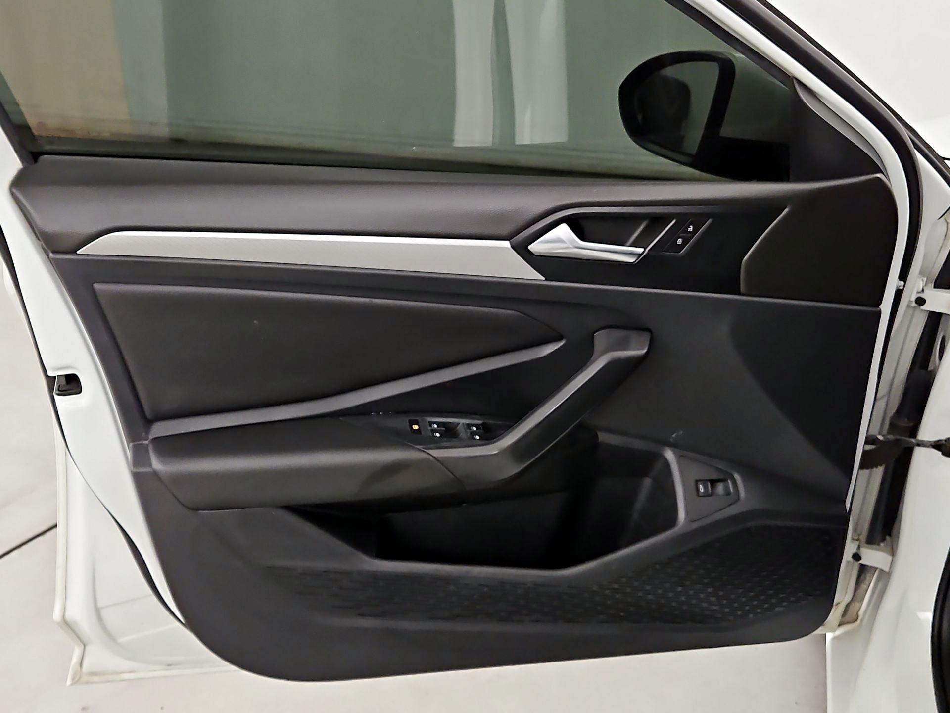 Thumbnail: 2019 Volkswagen Jetta - 12