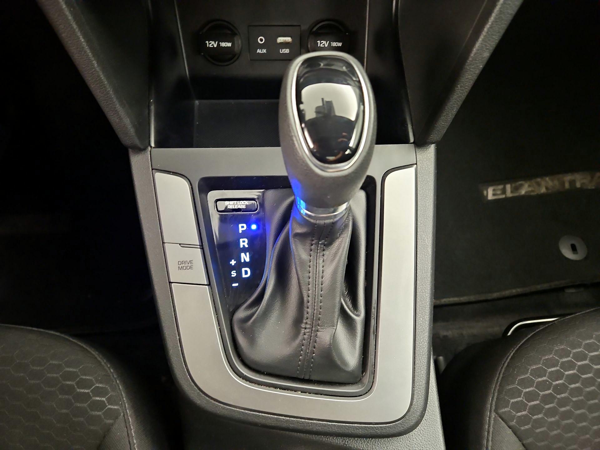 Thumbnail: 2019 Hyundai Elantra - 17