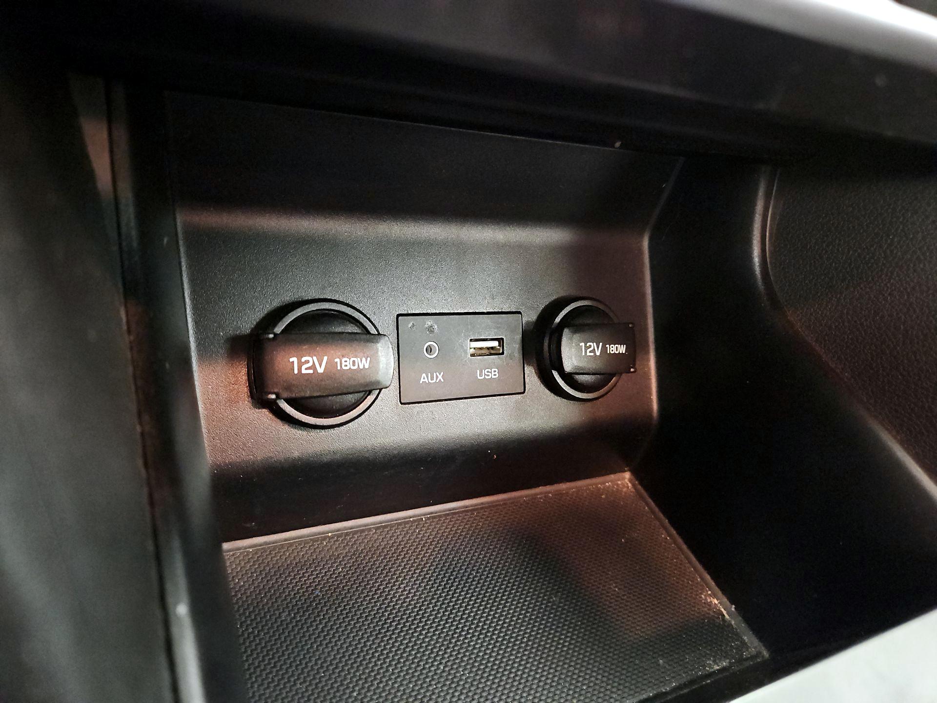 Thumbnail: 2019 Hyundai Elantra - 18