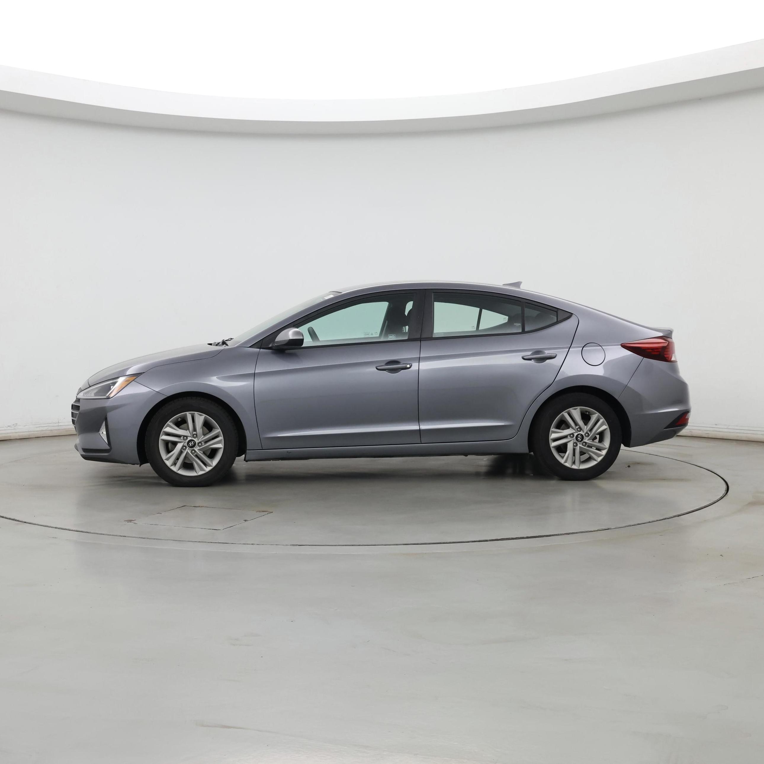 Thumbnail: 2019 Hyundai Elantra - 3