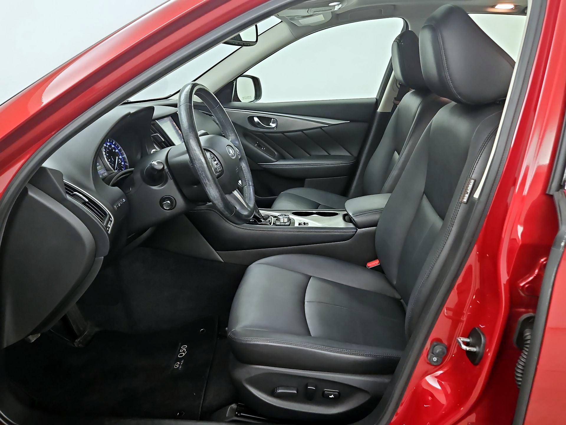 Thumbnail: 2016 INFINITI Q50 - 11