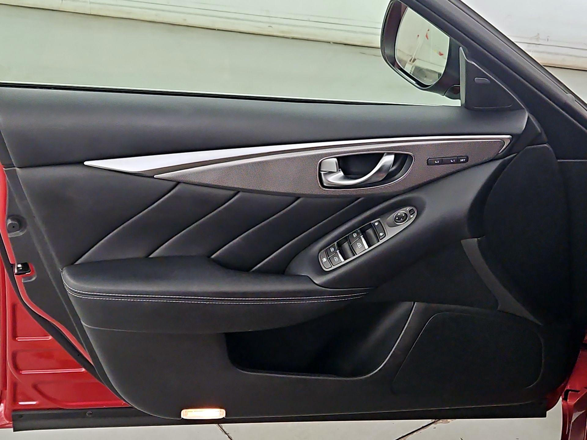 Thumbnail: 2016 INFINITI Q50 - 12