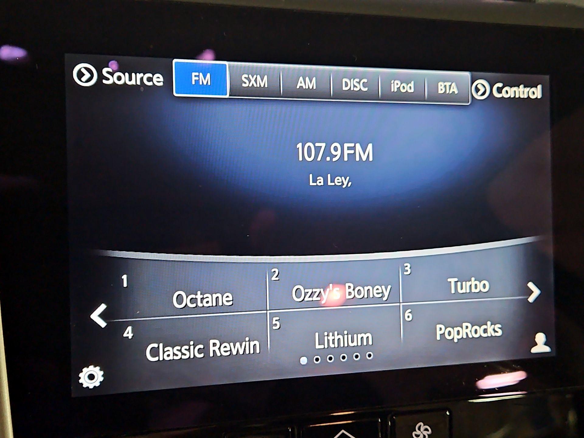 Thumbnail: 2016 INFINITI Q50 - 16