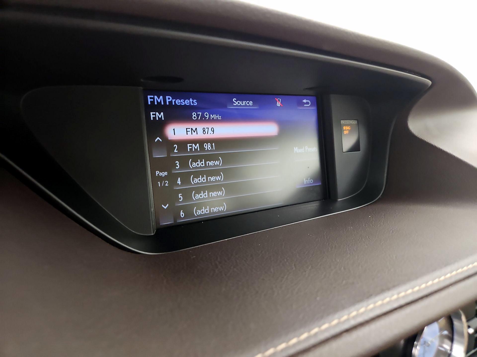 Thumbnail: 2017 Lexus ES - 16