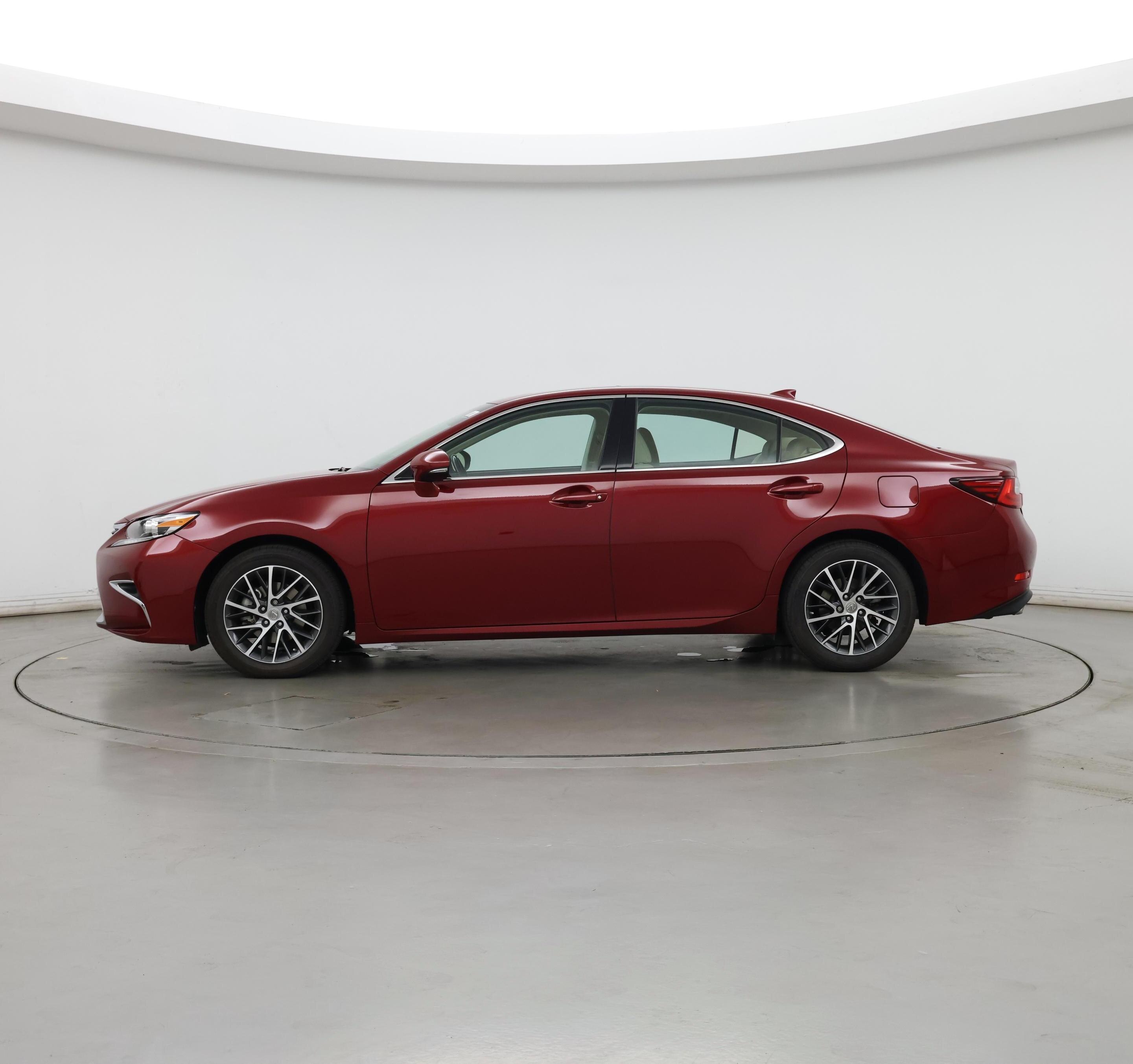 Thumbnail: 2017 Lexus ES - 3
